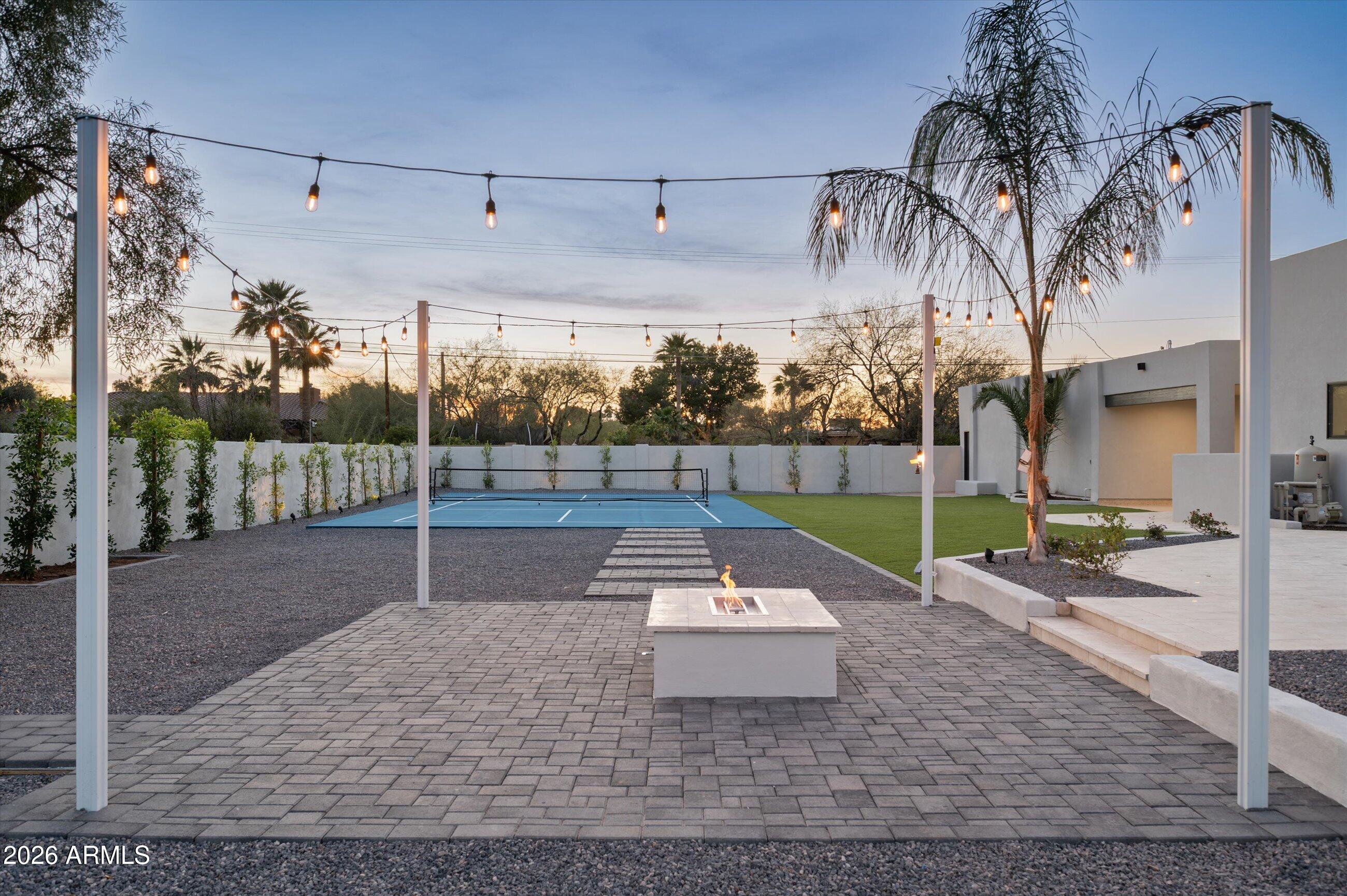 7121 E LARKSPUR Drive