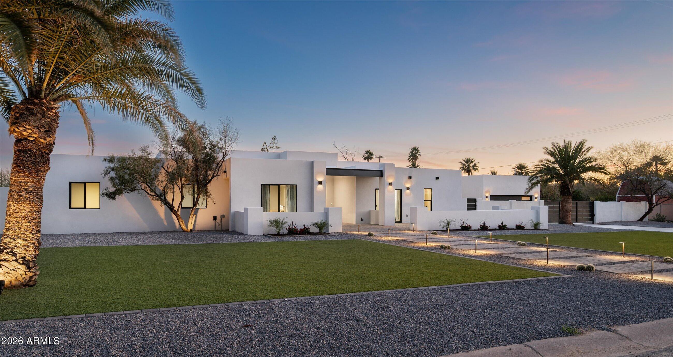 7121 E LARKSPUR Drive