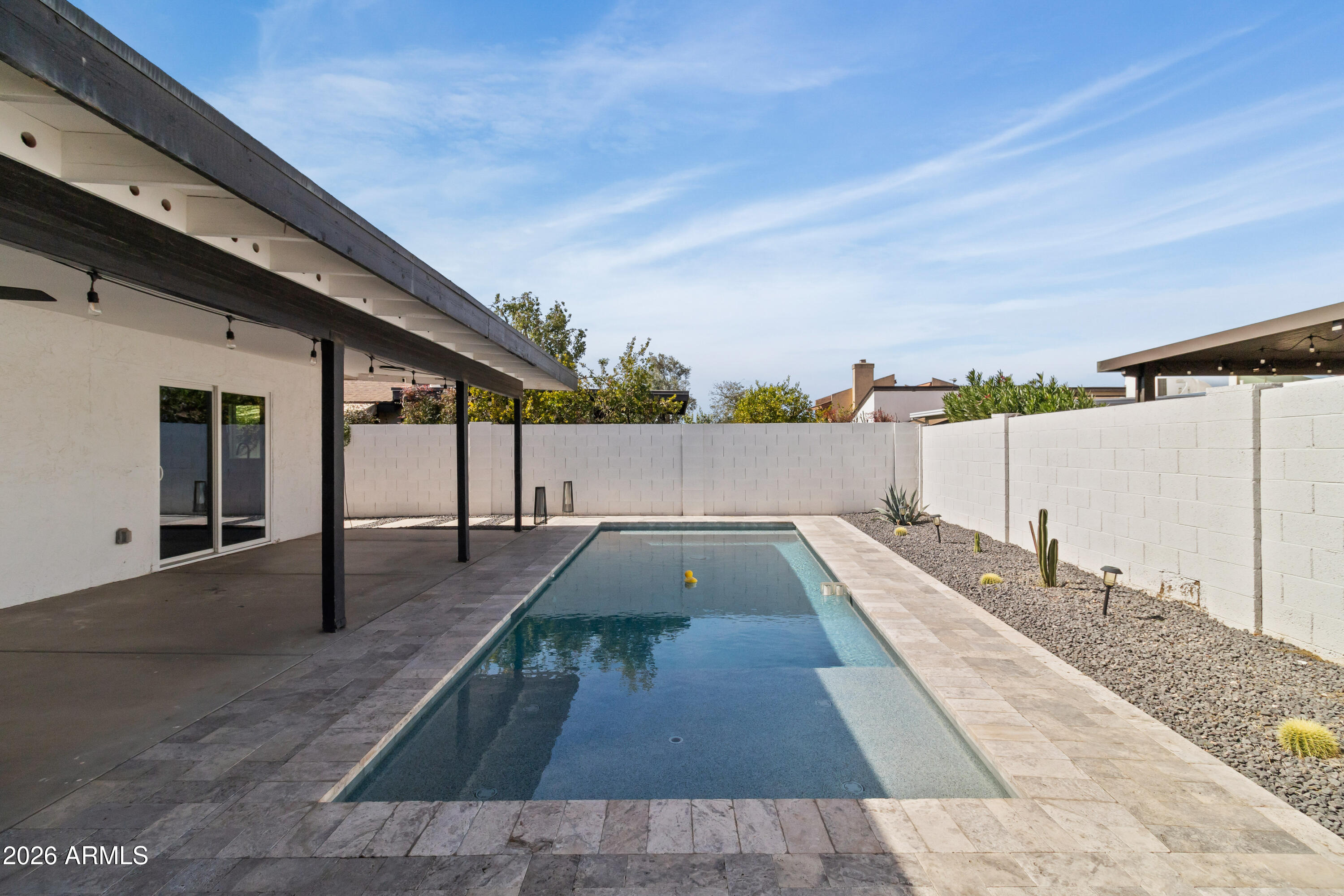 5508 E CAMBRIDGE Avenue