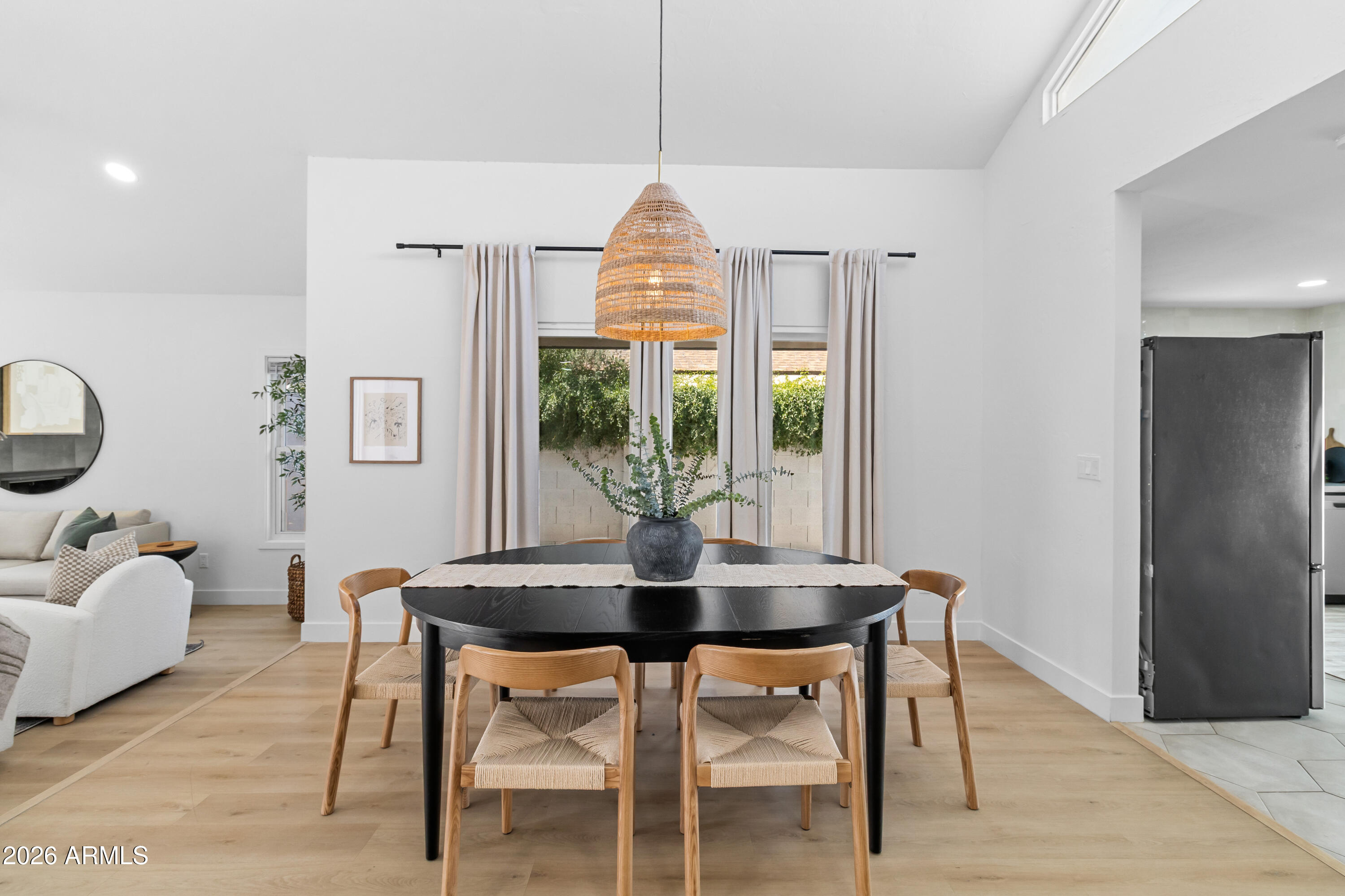 5508 E CAMBRIDGE Avenue