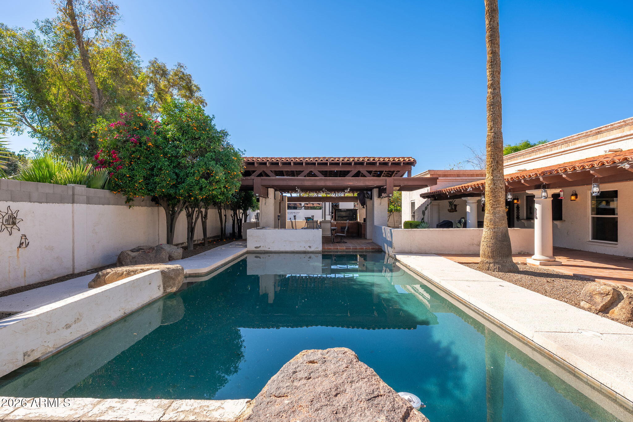 1825 E ELMWOOD Street