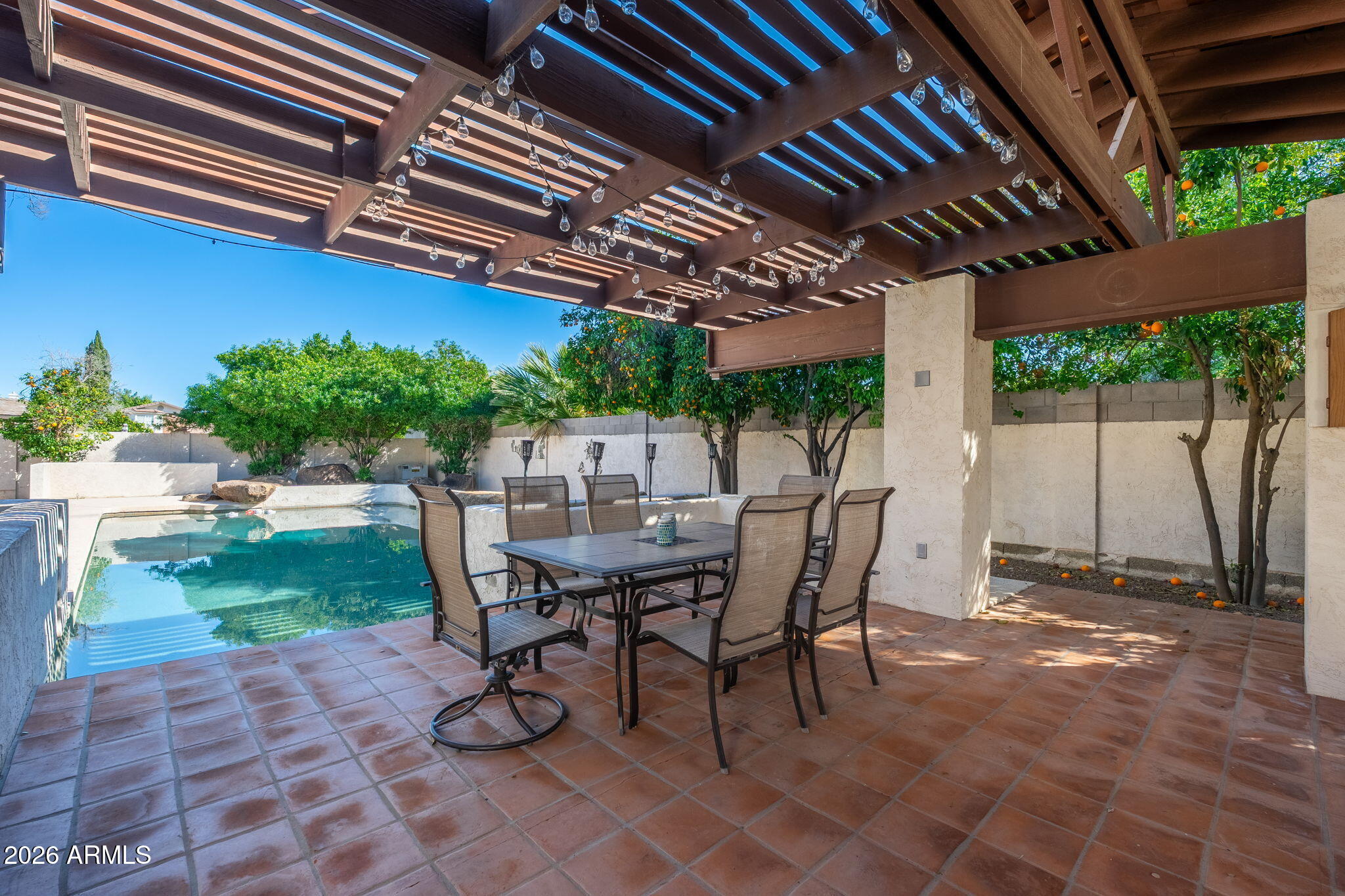 1825 E ELMWOOD Street