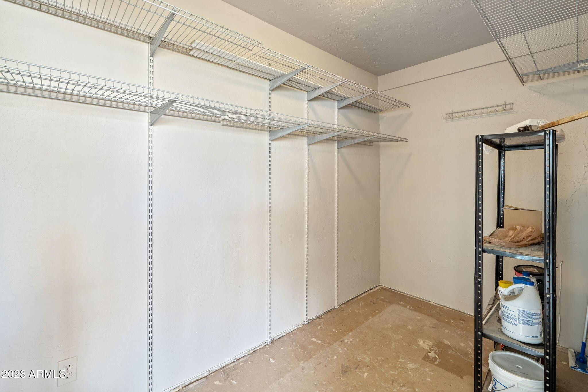 3007 N 84TH Place