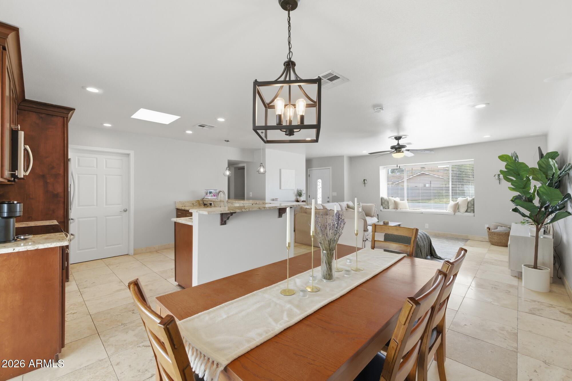 38 W HILLVIEW Street