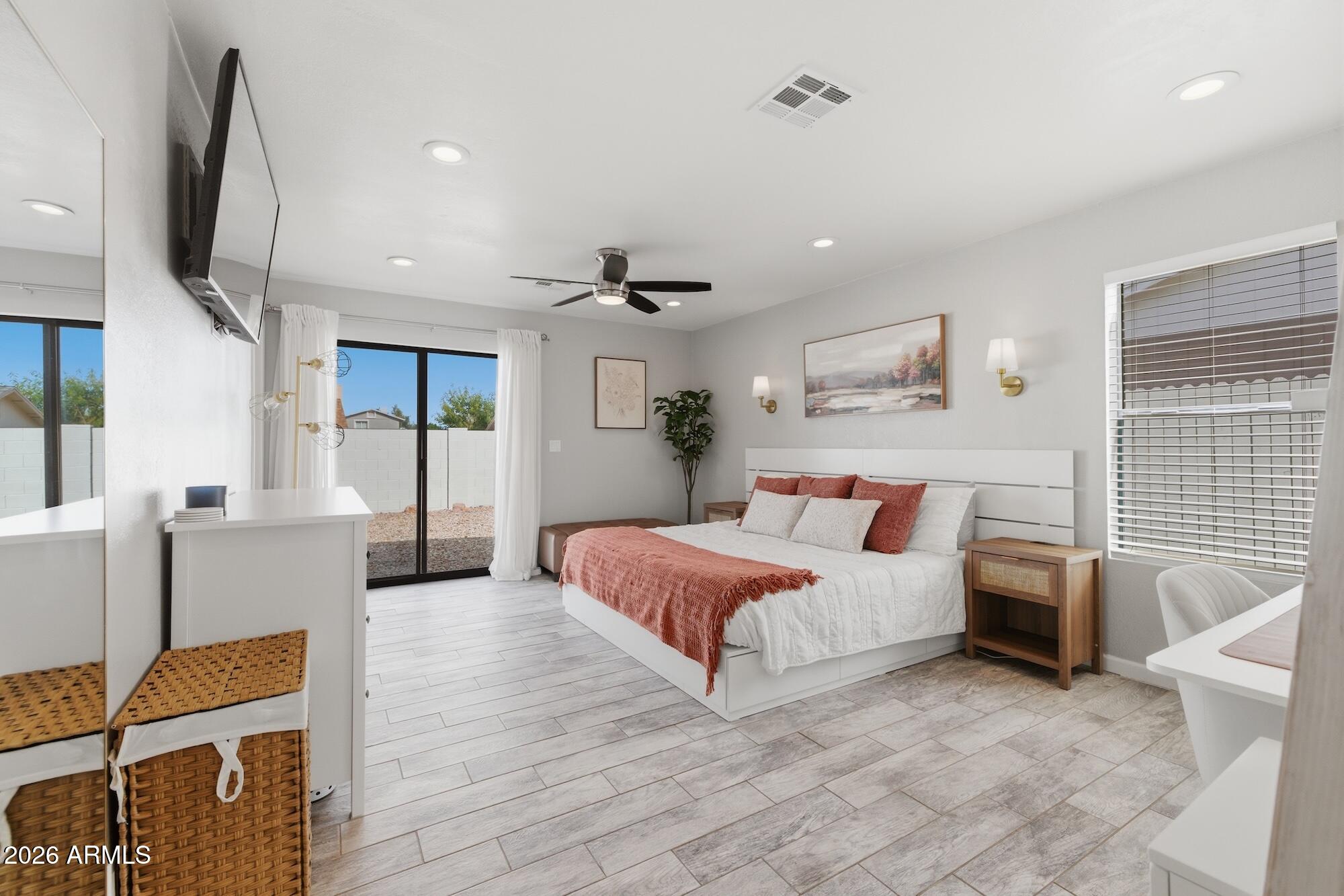 38 W HILLVIEW Street