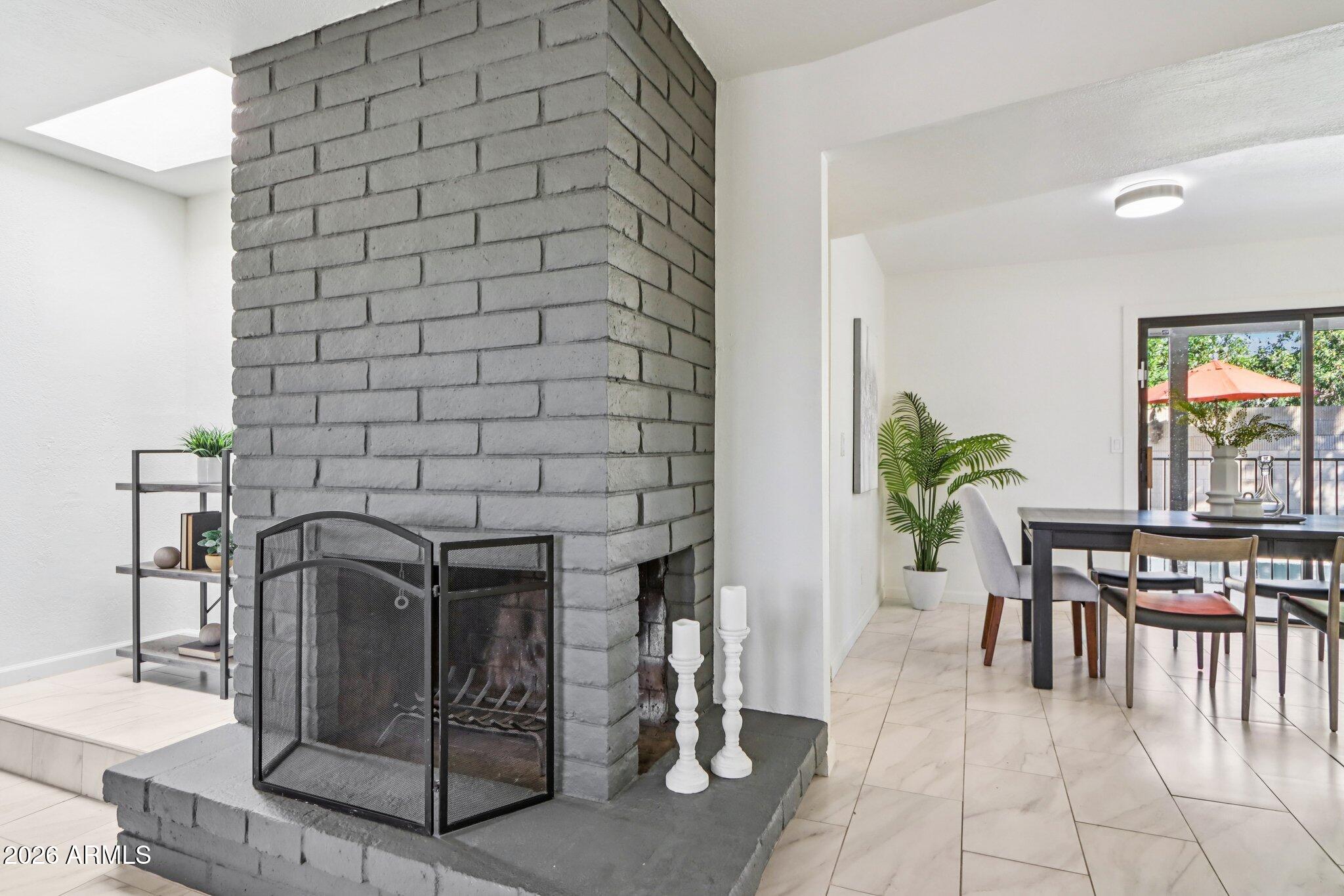 1637 S ASH