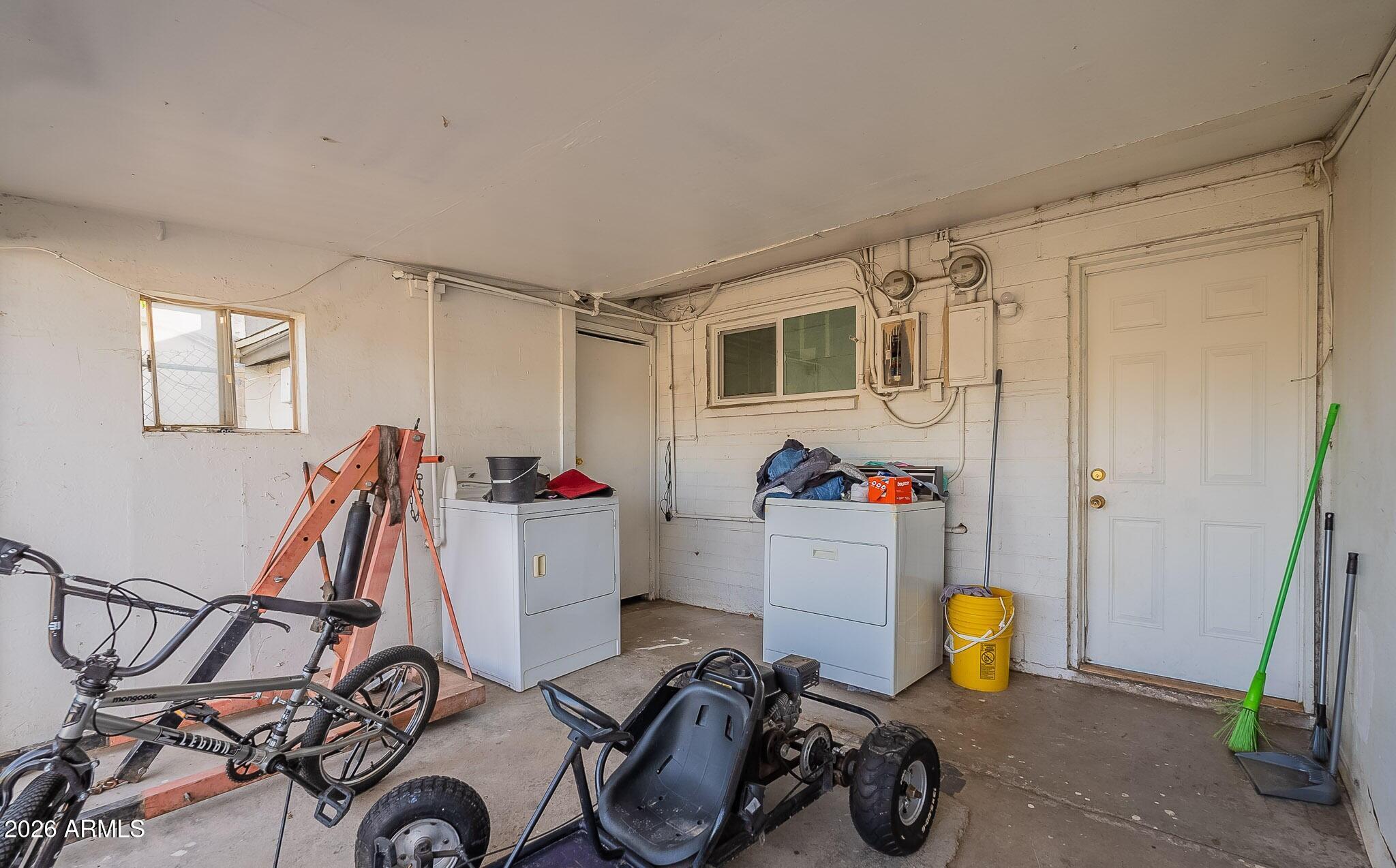 1021 N HAROLD Street