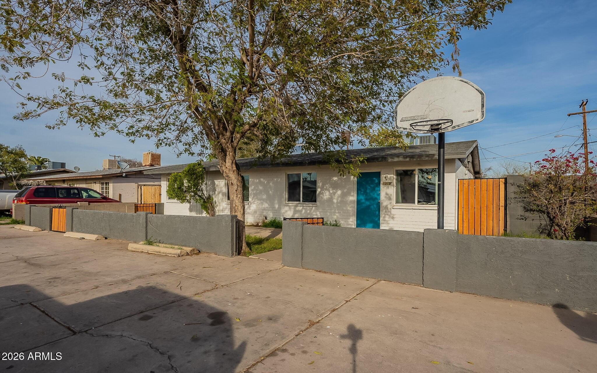 1021 N HAROLD Street