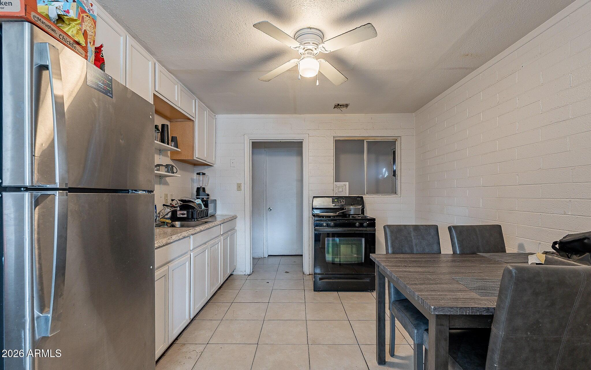 1021 N HAROLD Street