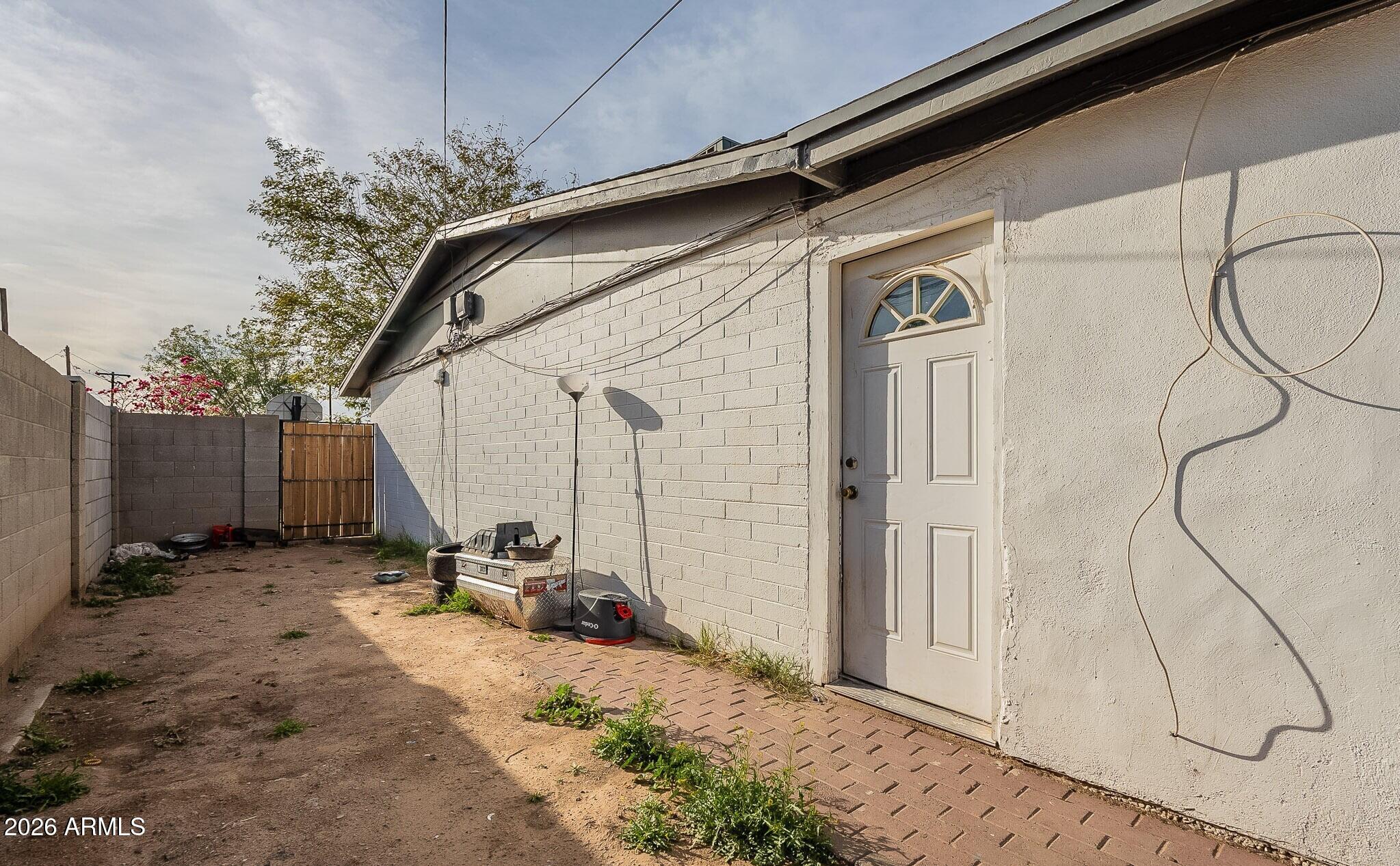 1021 N HAROLD Street