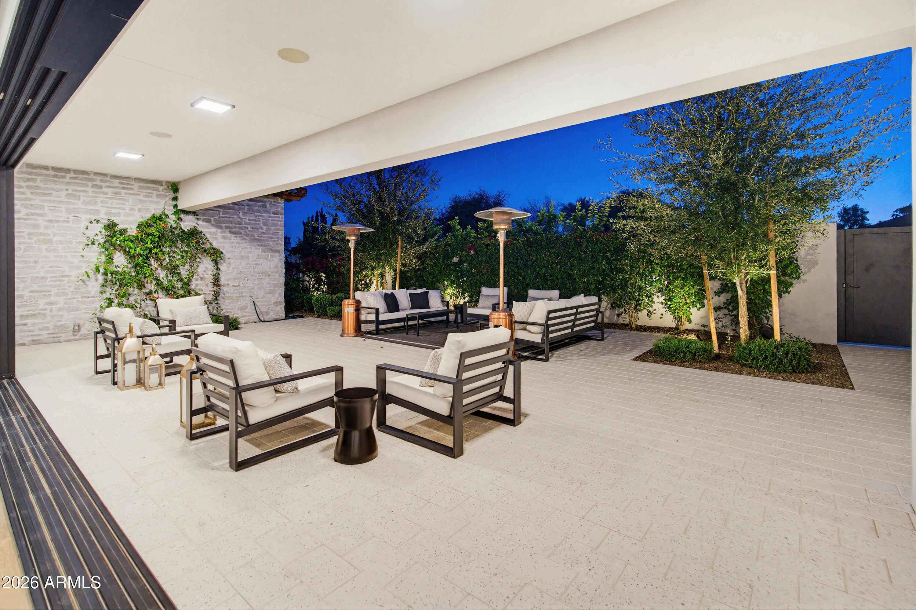 6210 E KEIM Drive