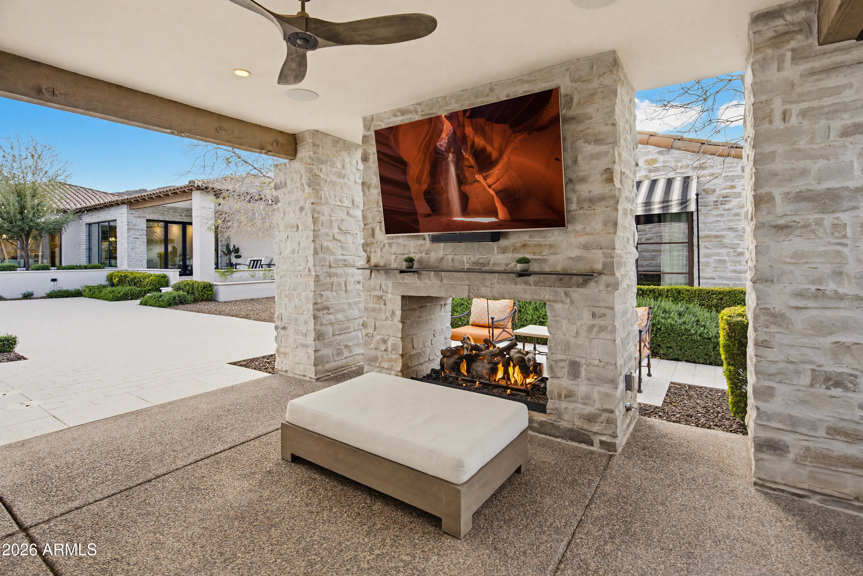 6210 E KEIM Drive