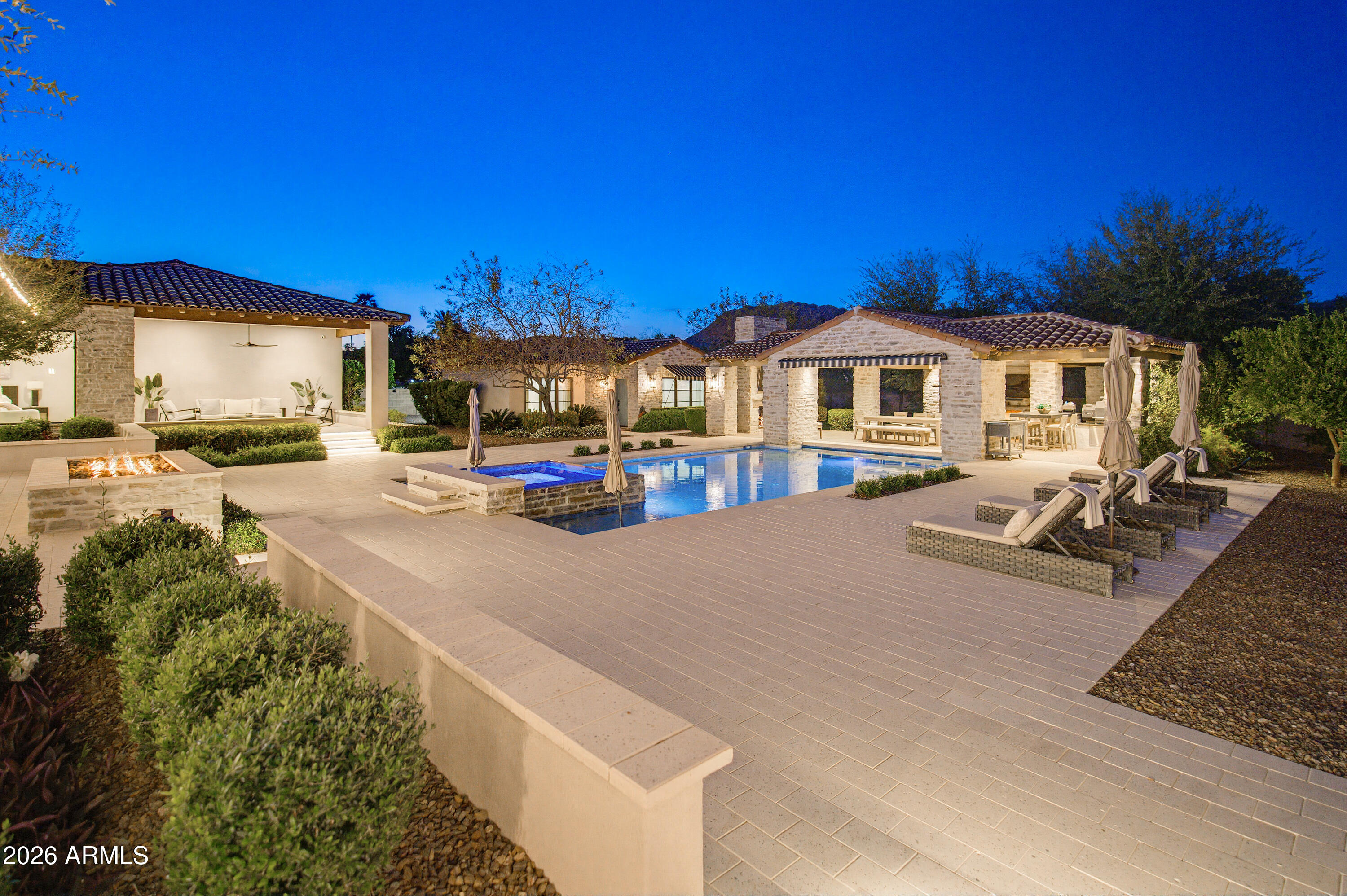 6210 E KEIM Drive