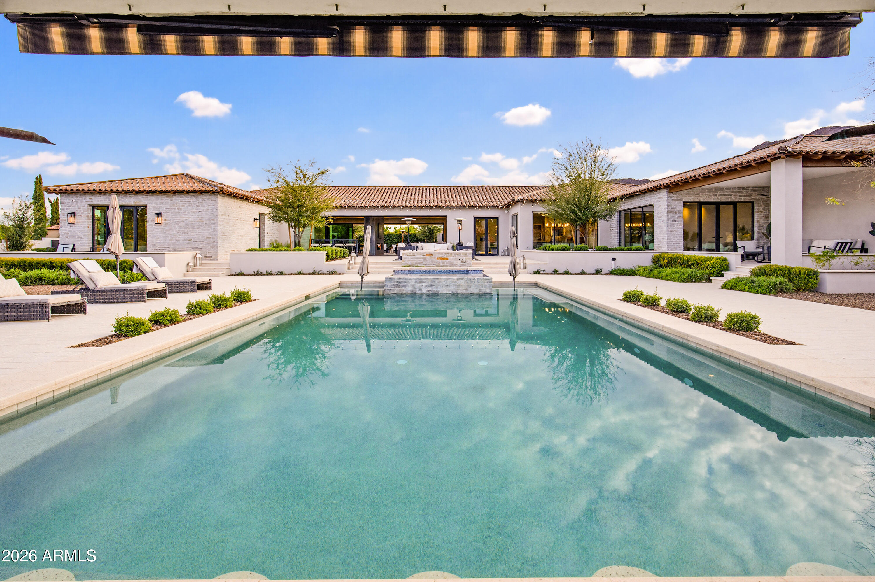6210 E KEIM Drive