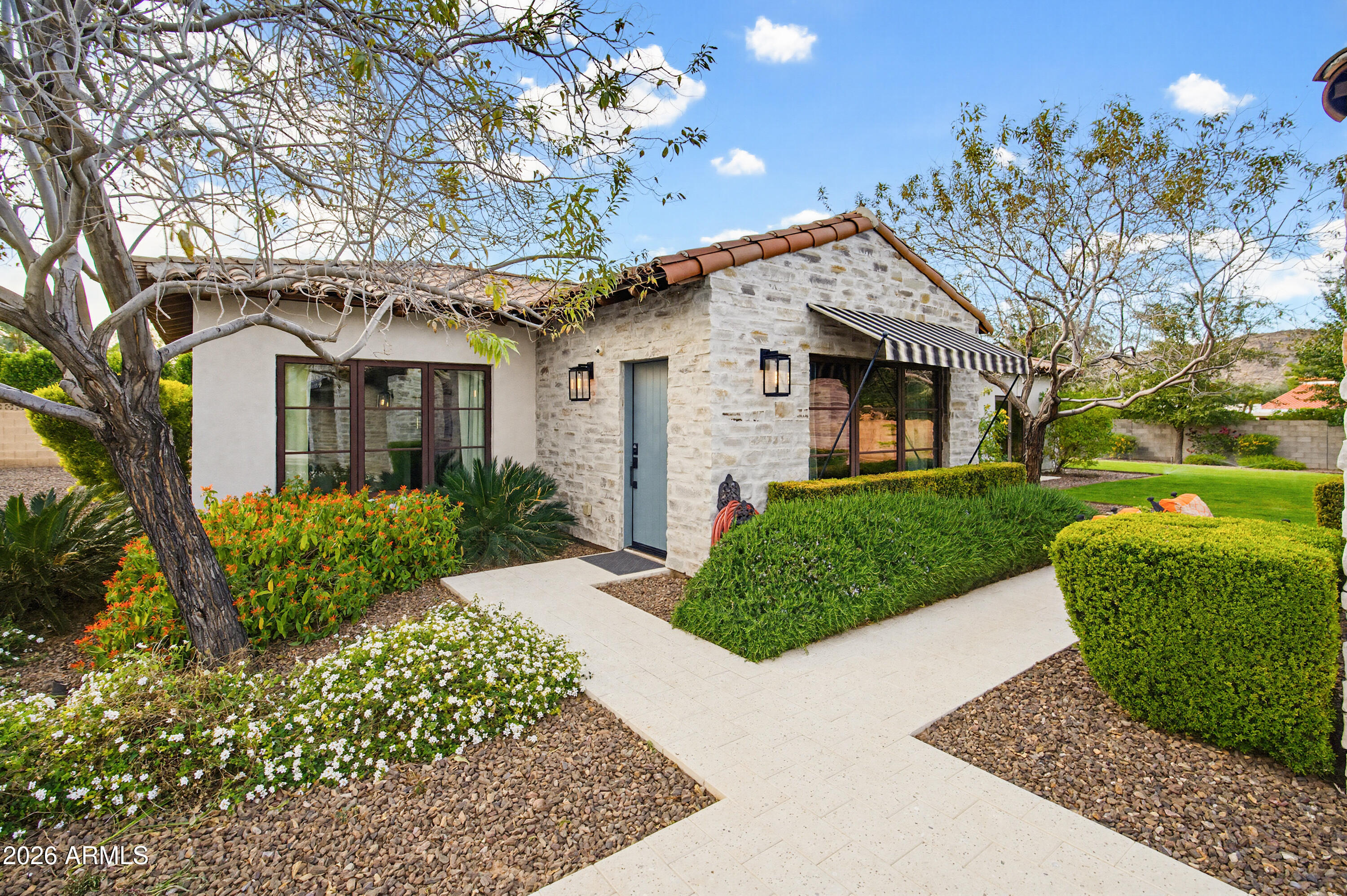 6210 E KEIM Drive