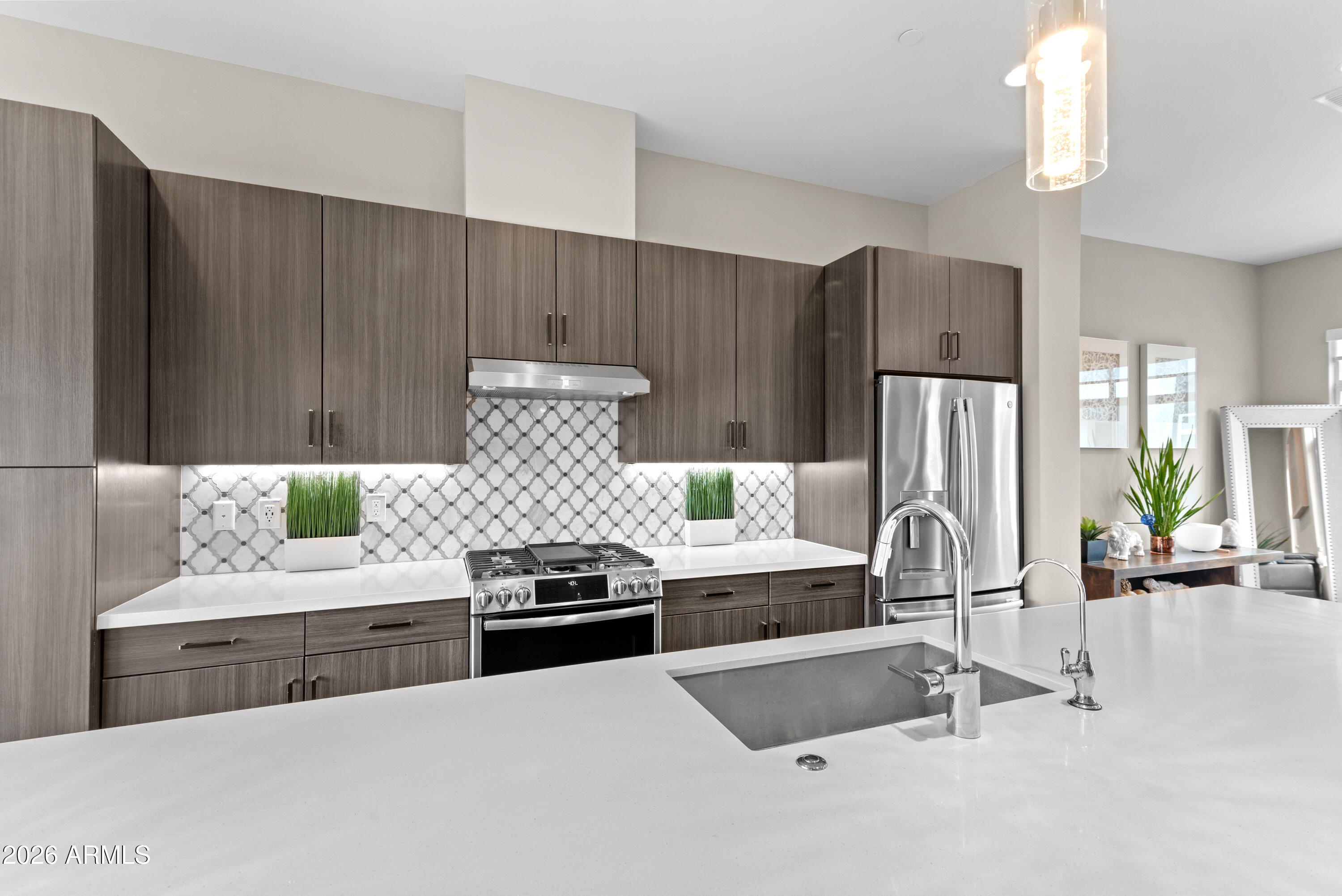 1717 E MORTEN Avenue 3