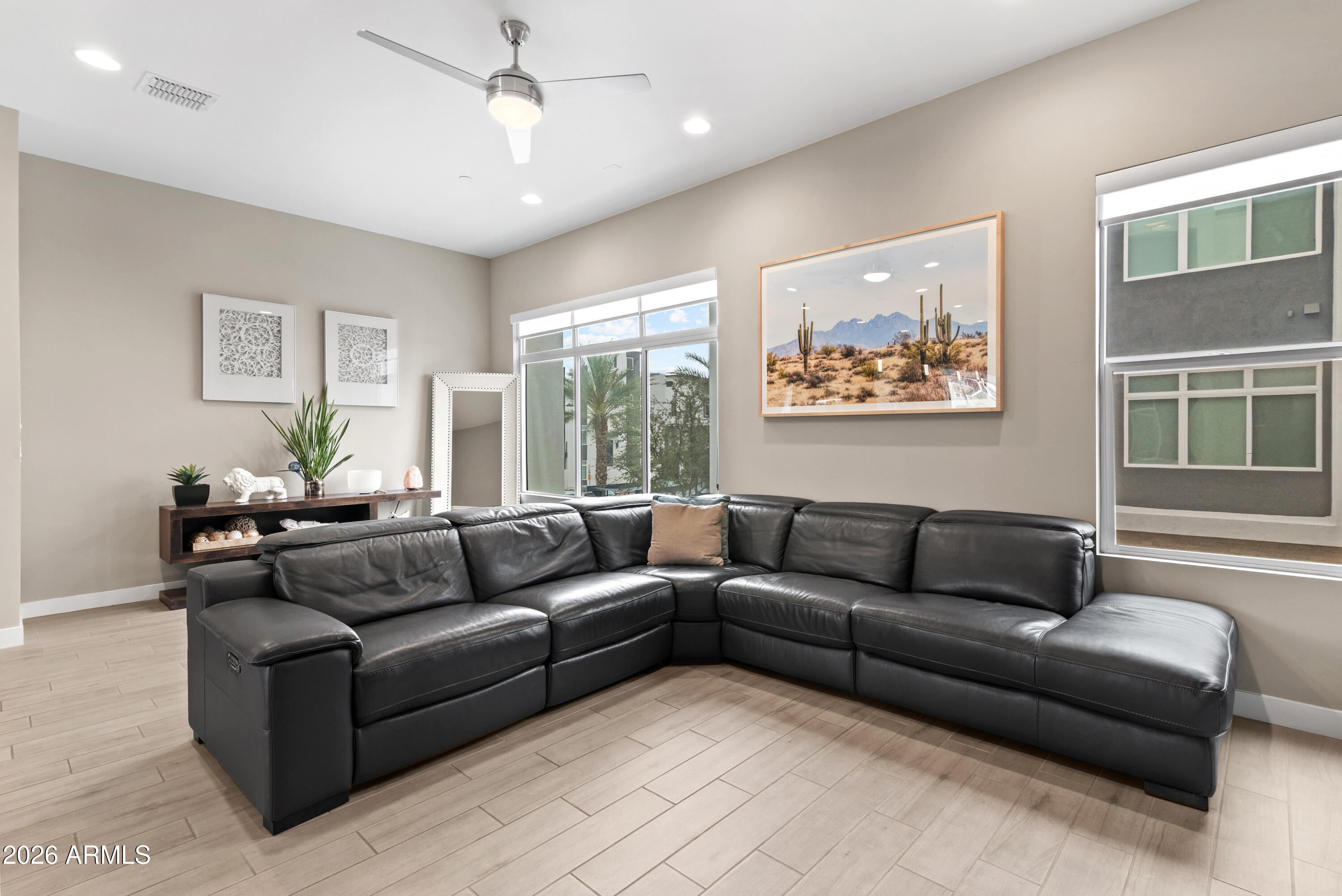 1717 E MORTEN Avenue 3