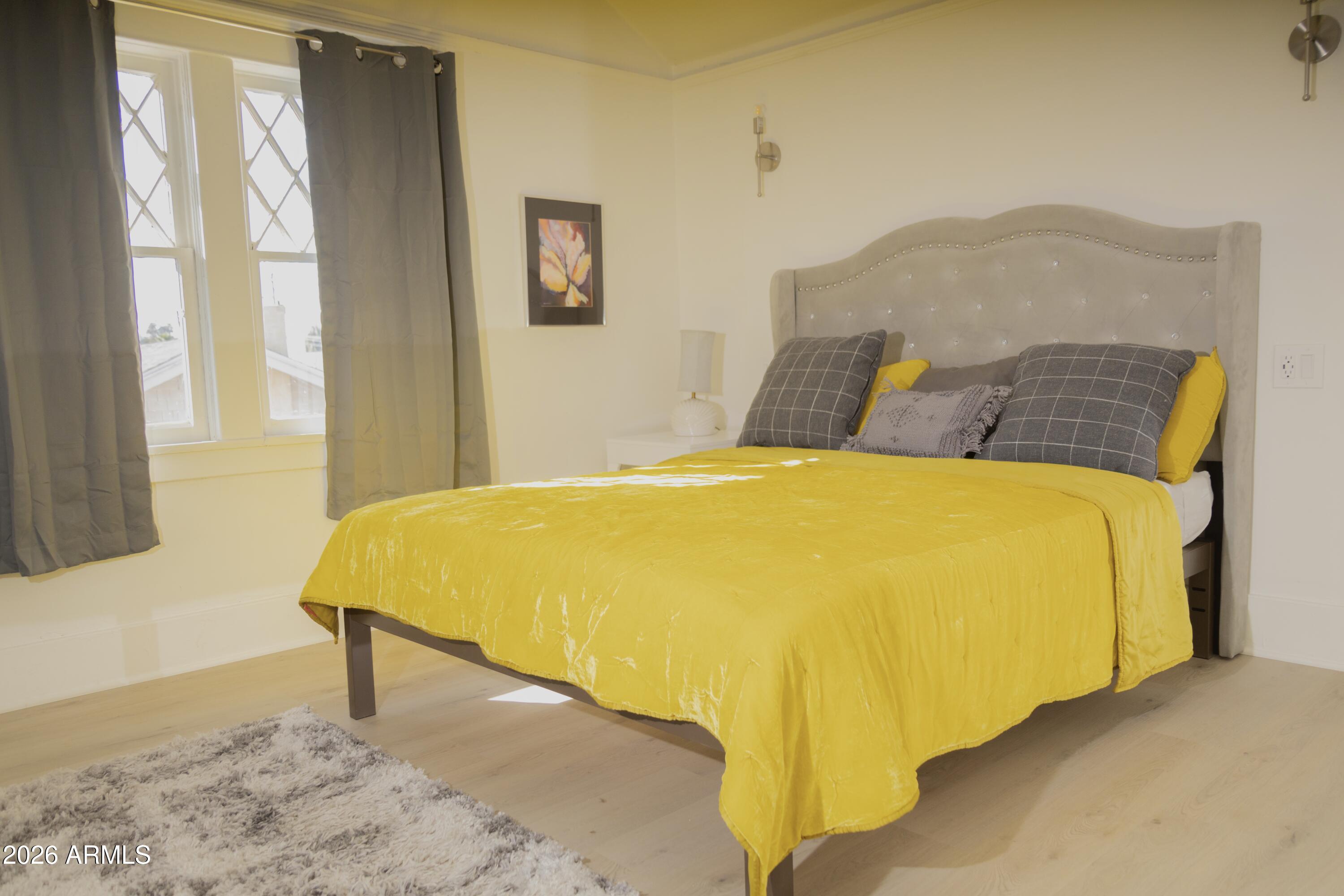 1502 W MONROE Street