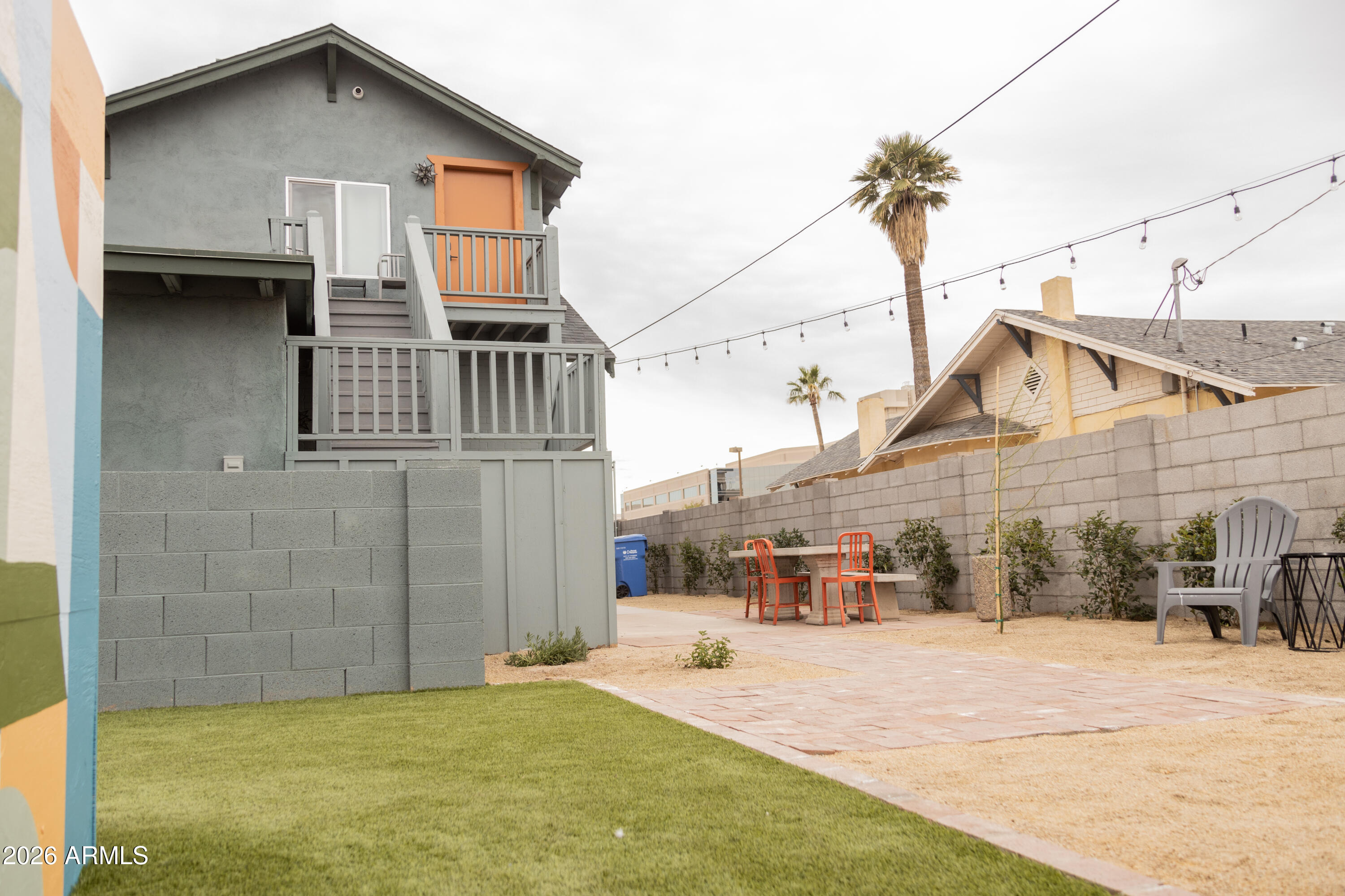 1502 W MONROE Street