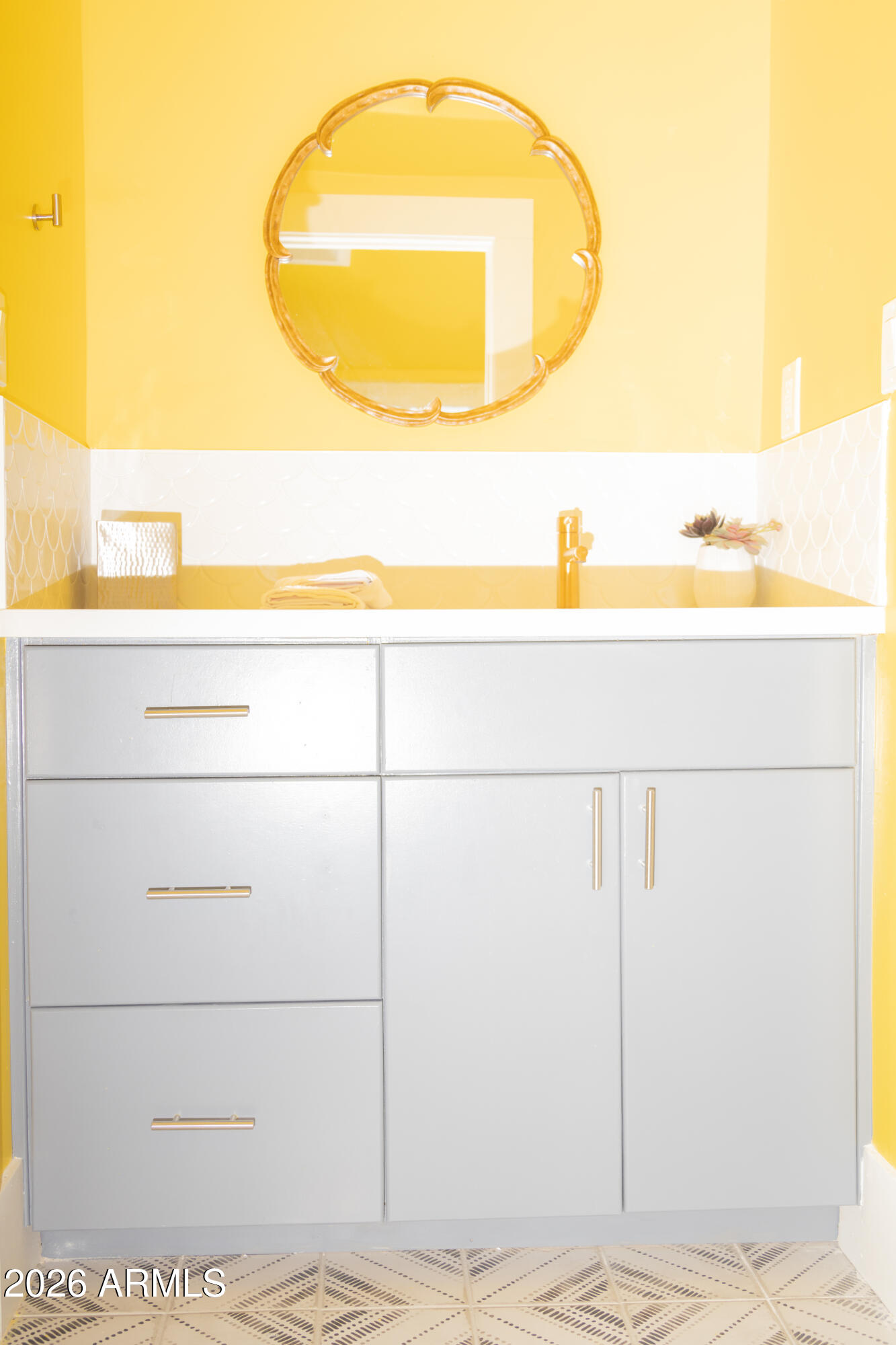 1502 W MONROE Street