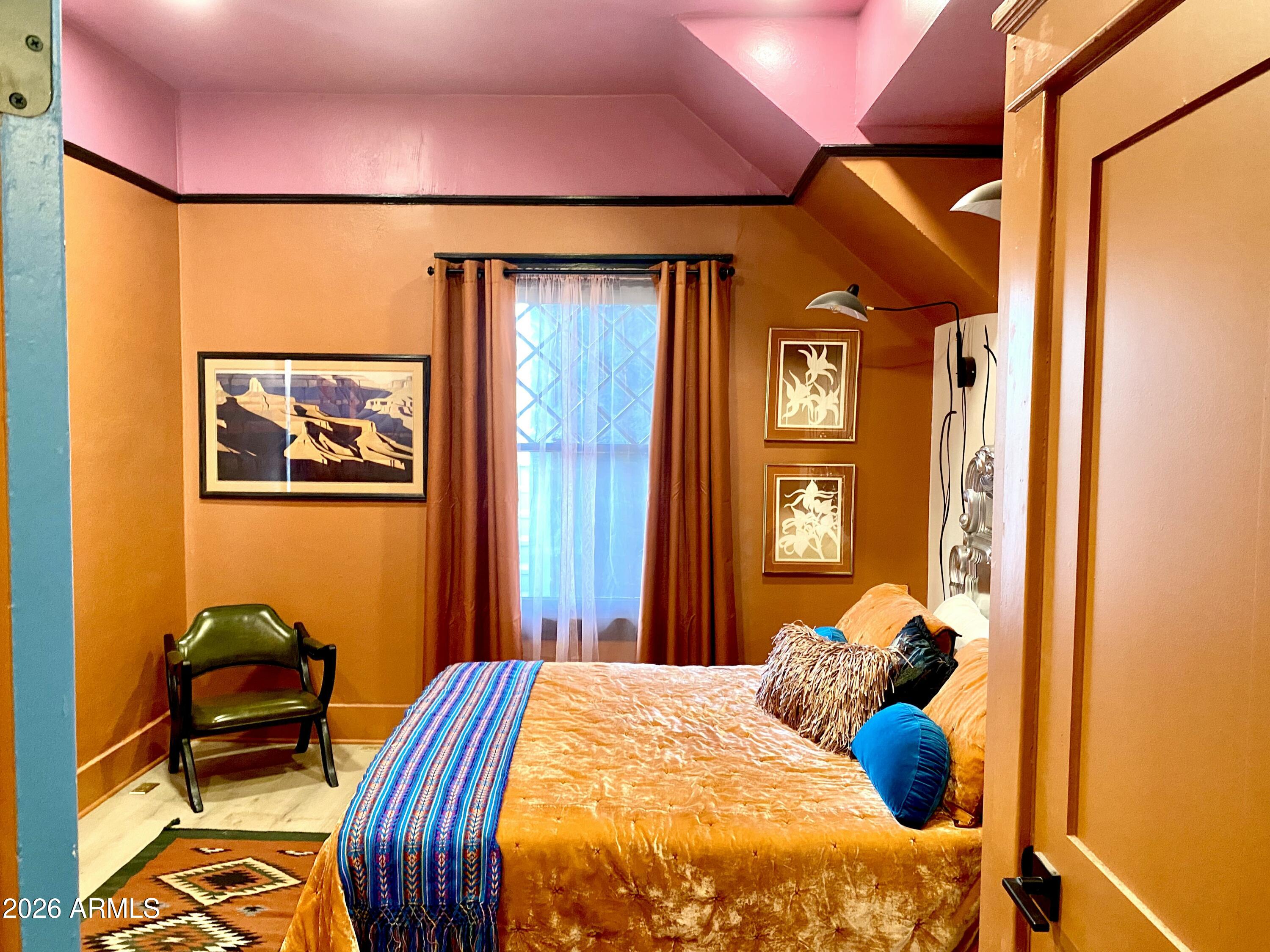 1502 W MONROE Street