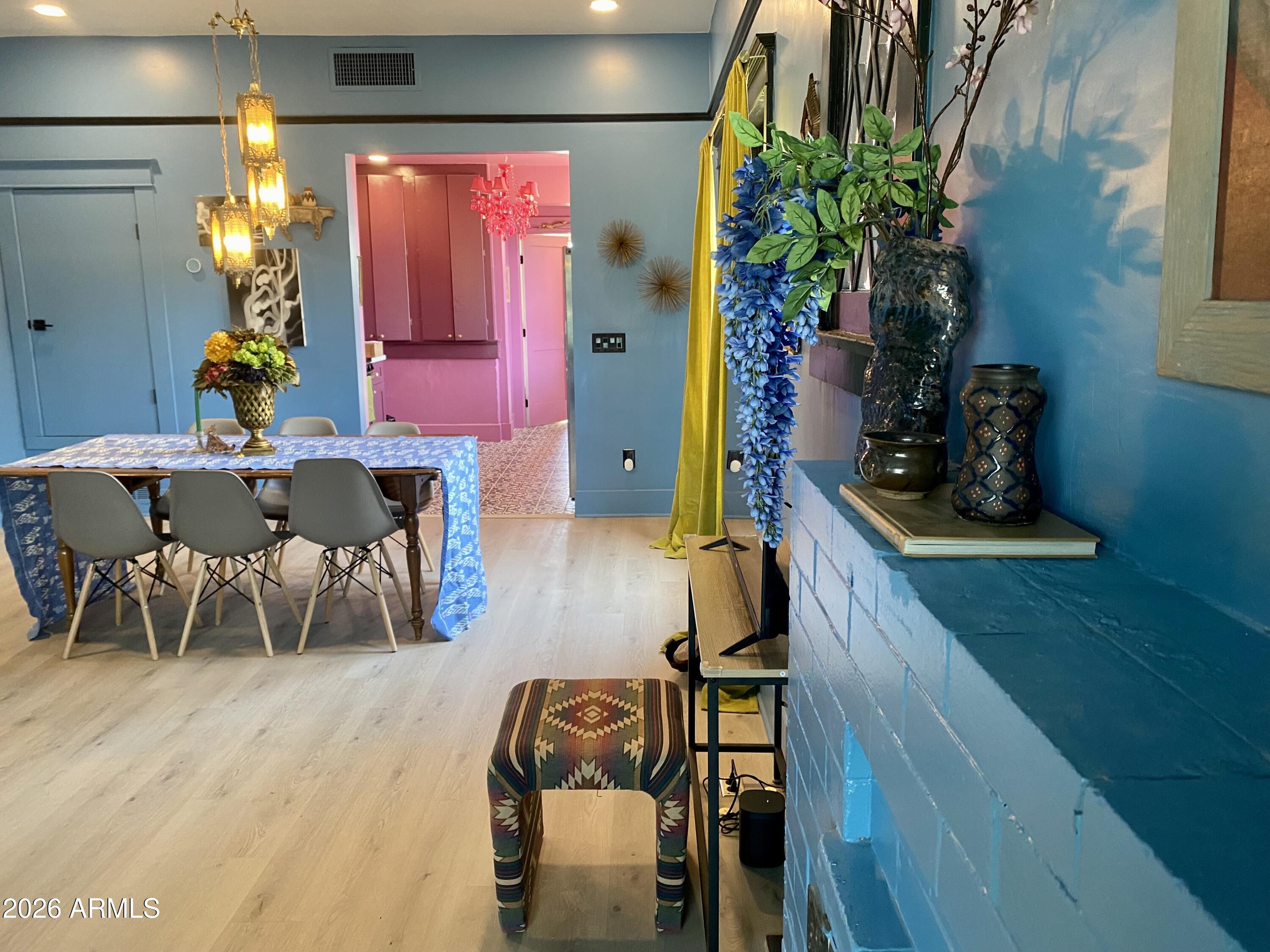 1502 W MONROE Street