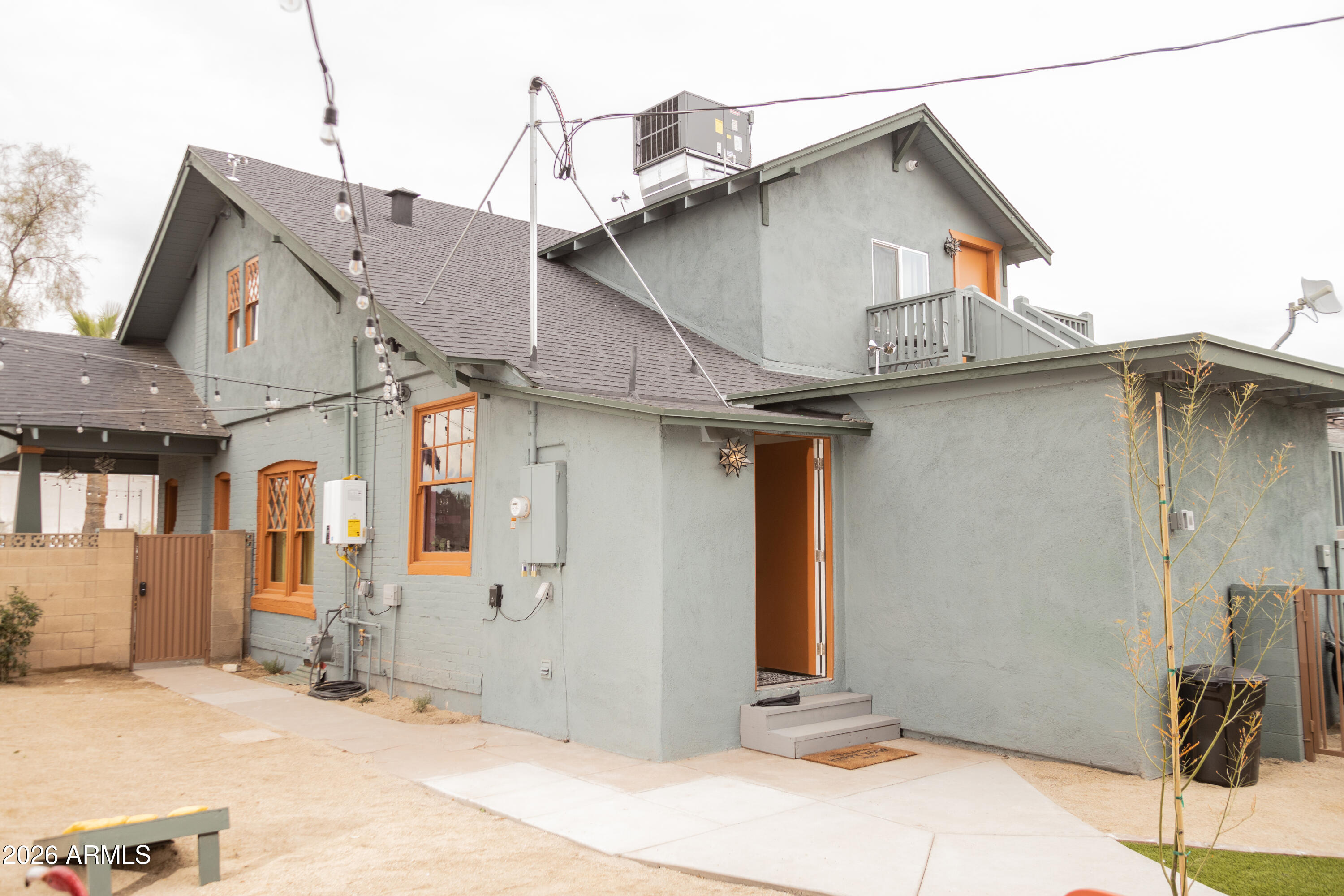 1502 W MONROE Street