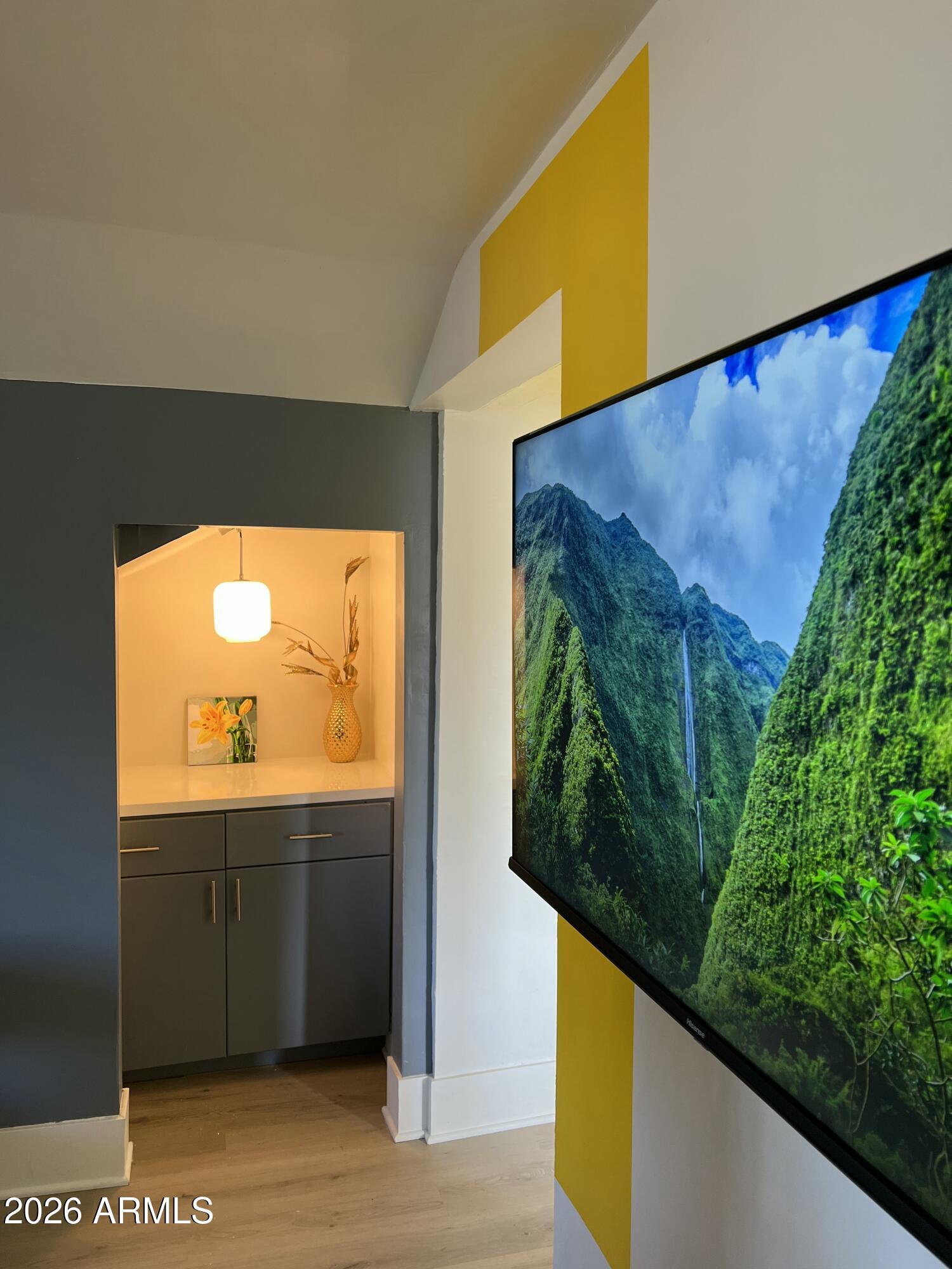 1502 W MONROE Street