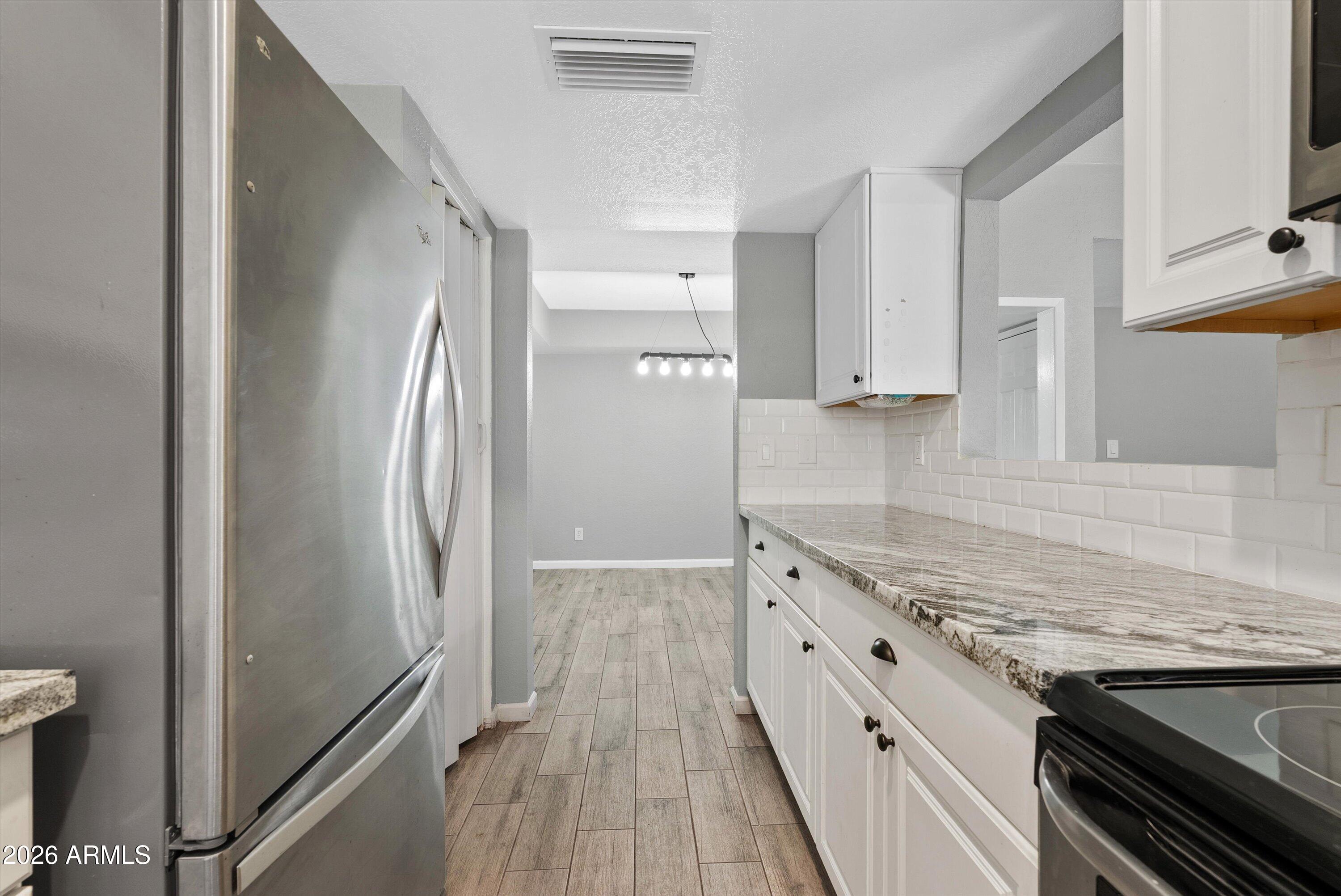 2232 W LINDNER Avenue 4