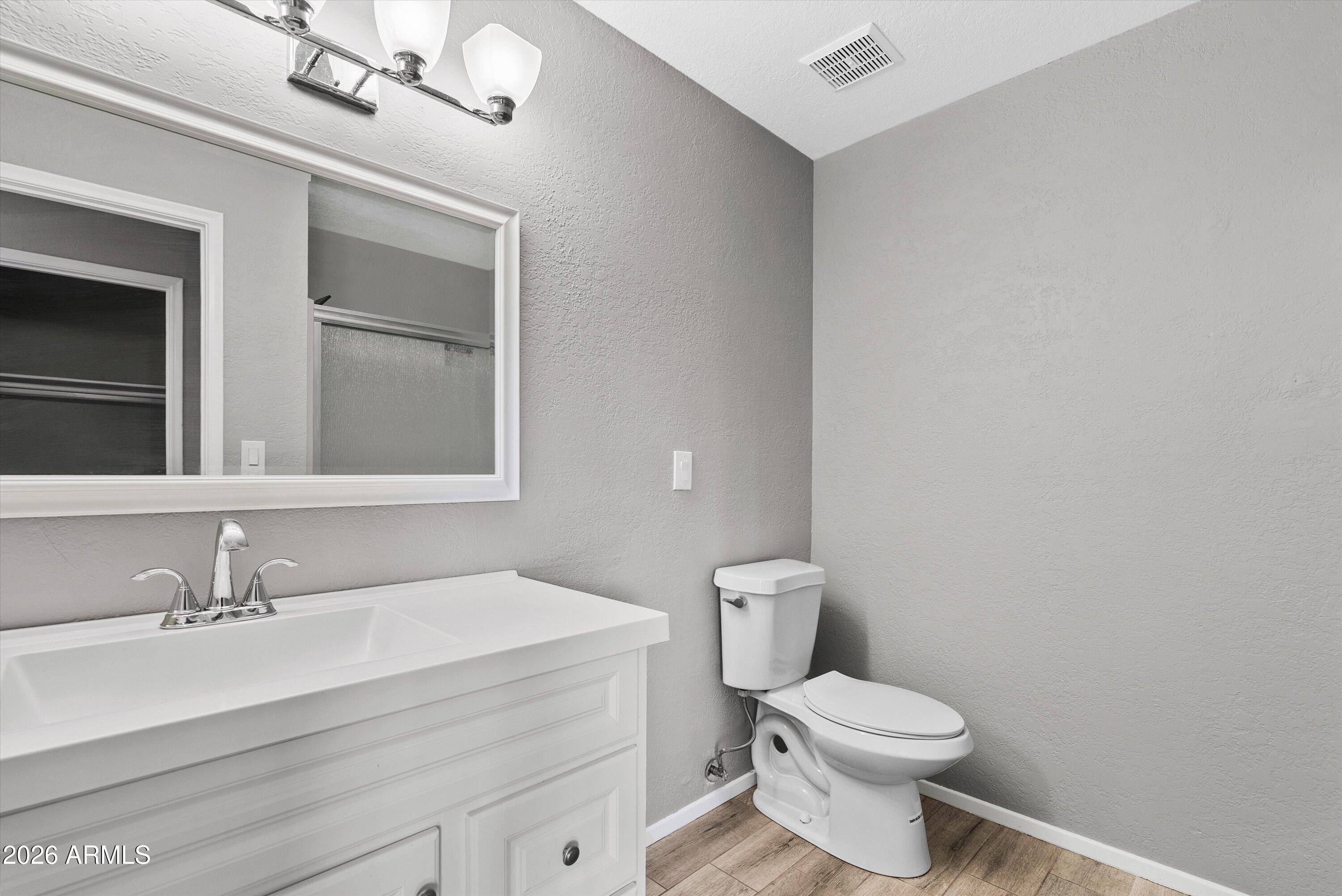 2232 W LINDNER Avenue 4