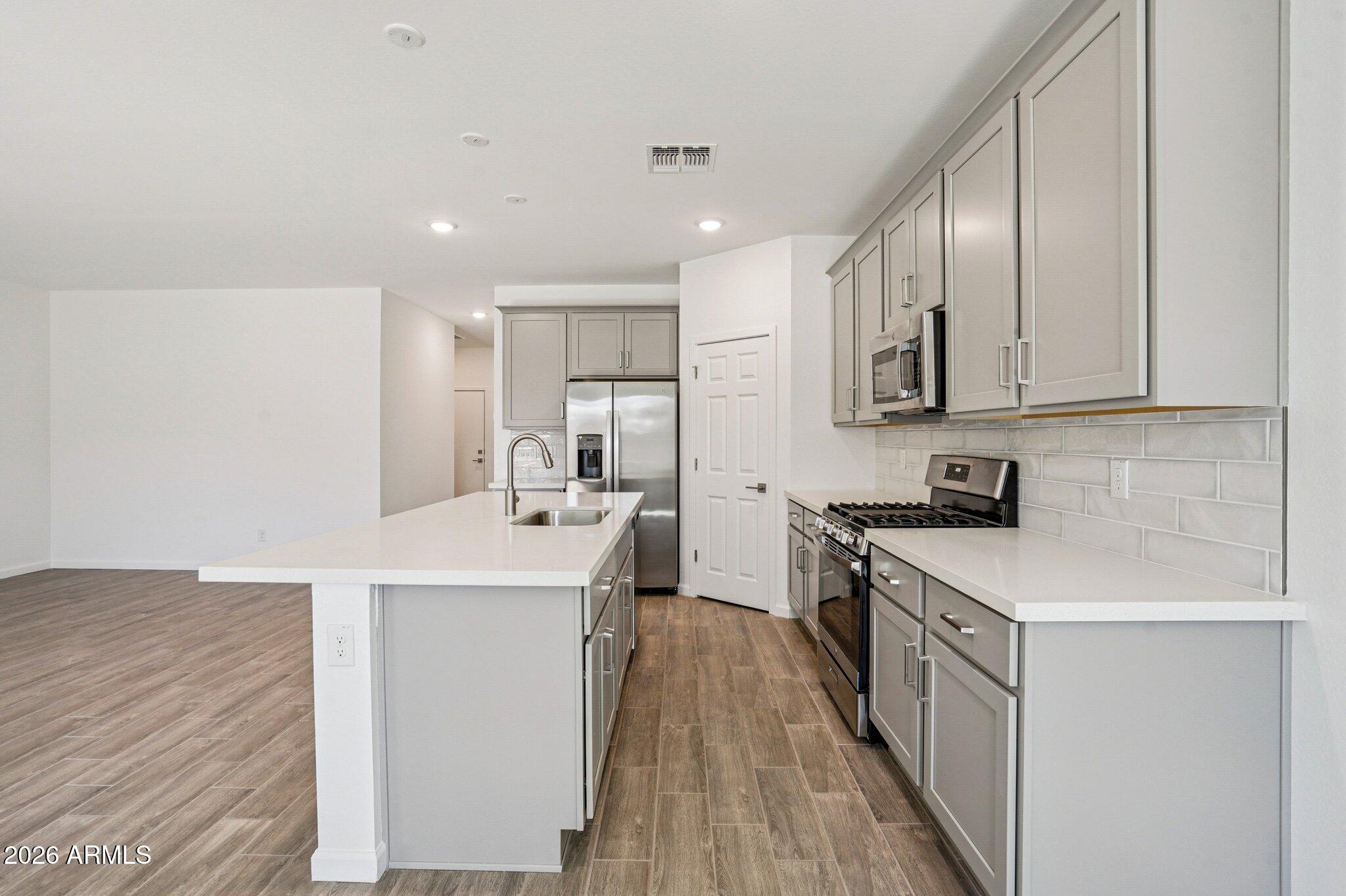 47637 W KENNER Drive