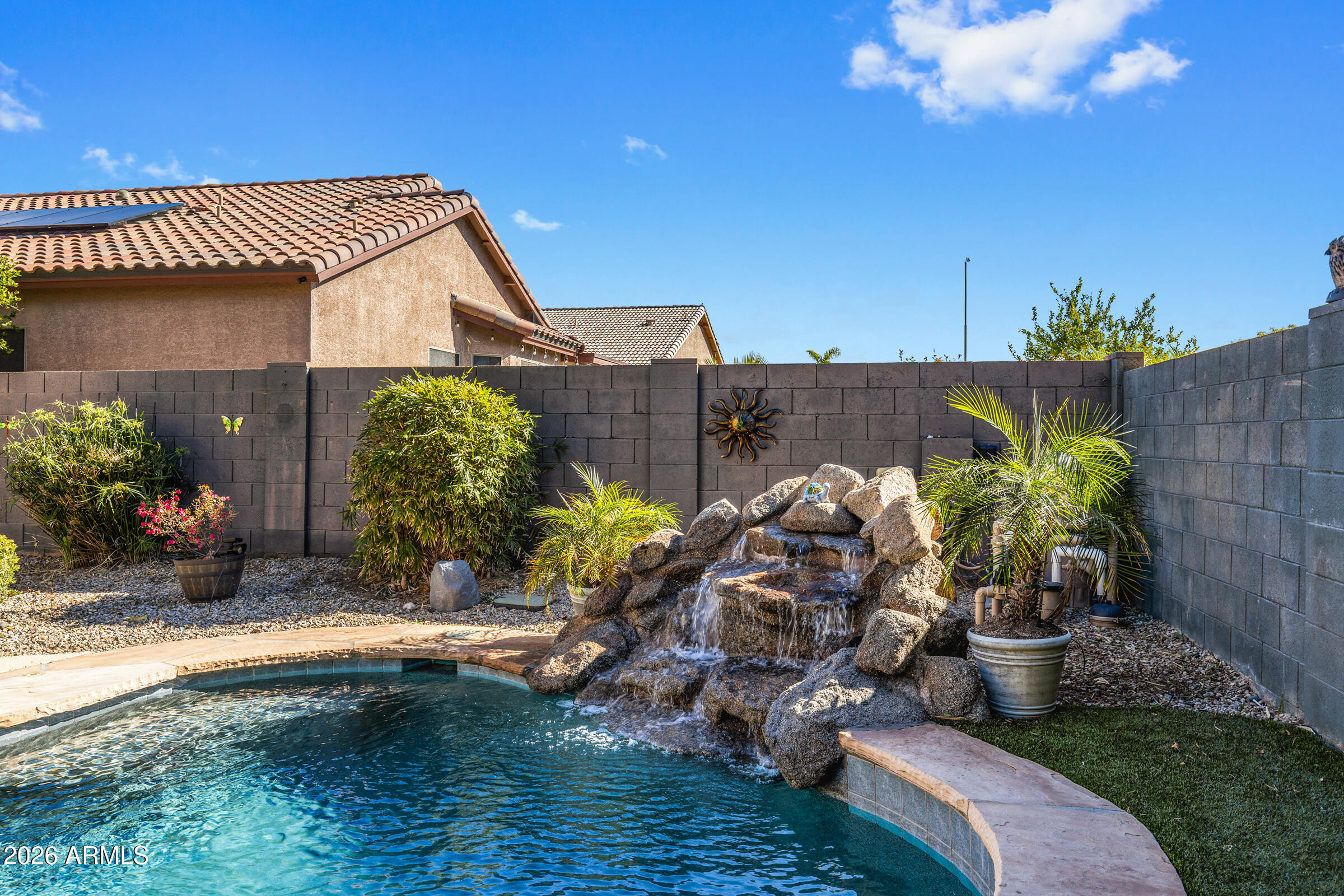 10537 E FORGE Avenue