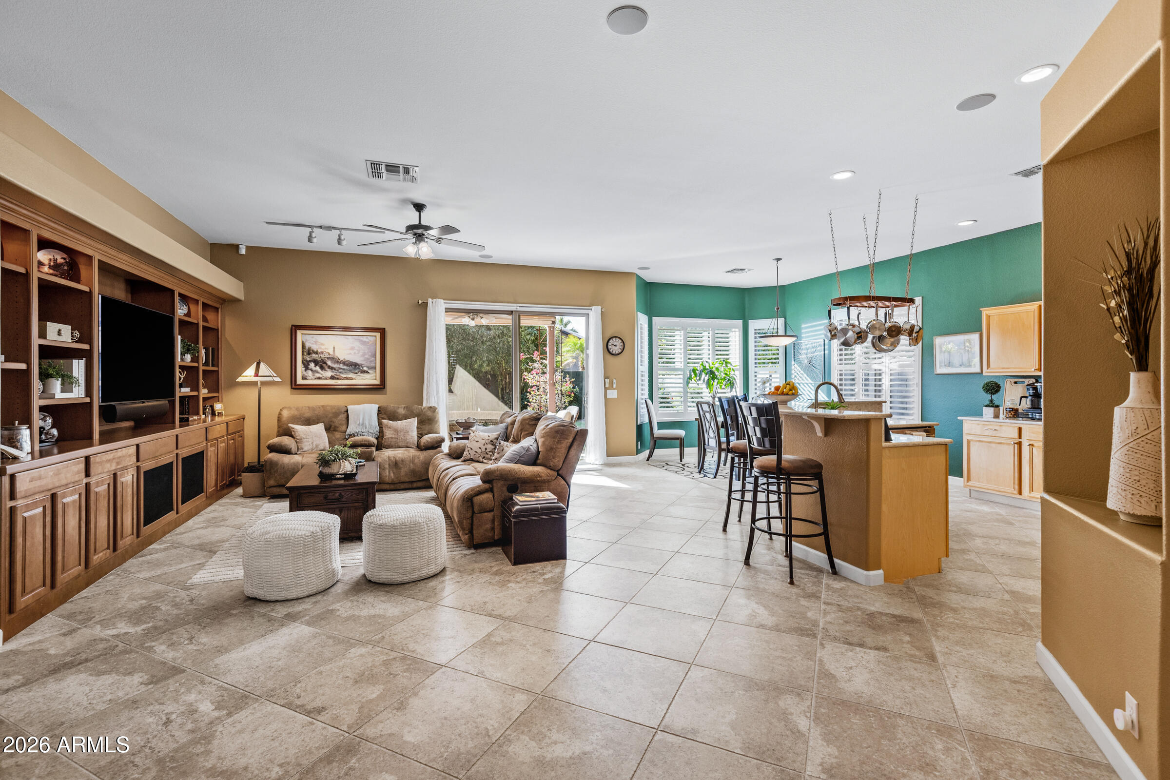 10537 E FORGE Avenue