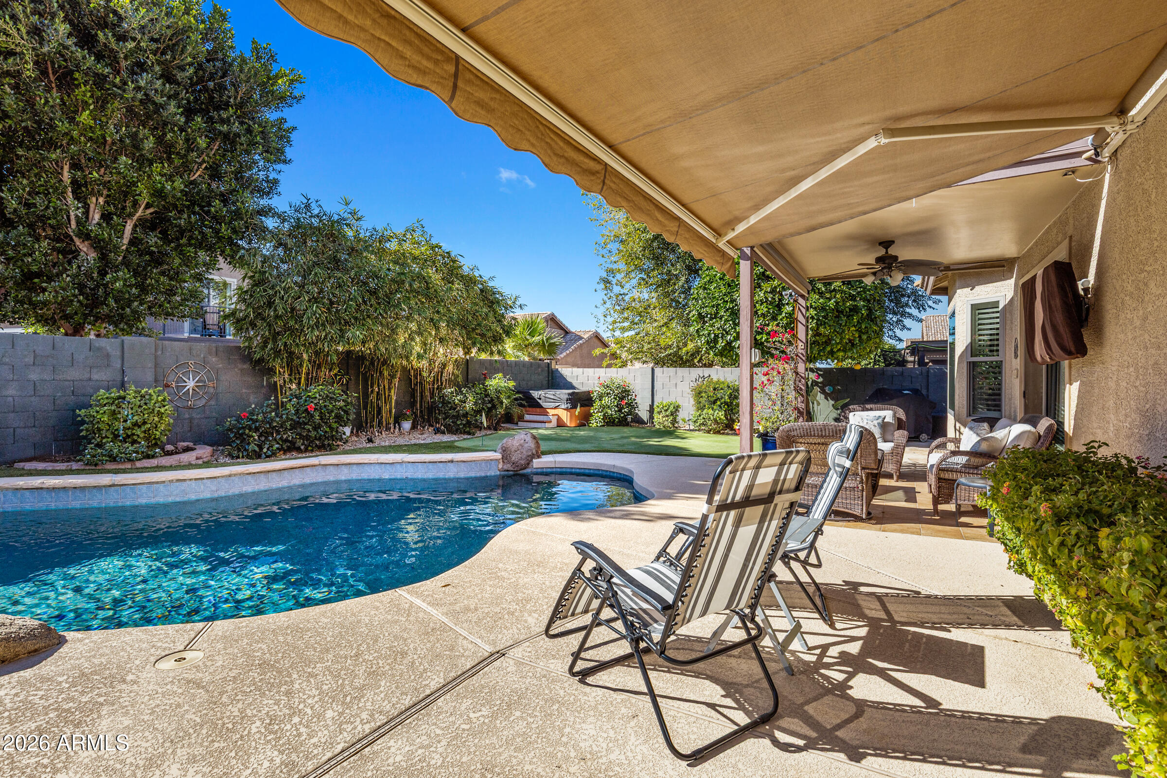 10537 E FORGE Avenue