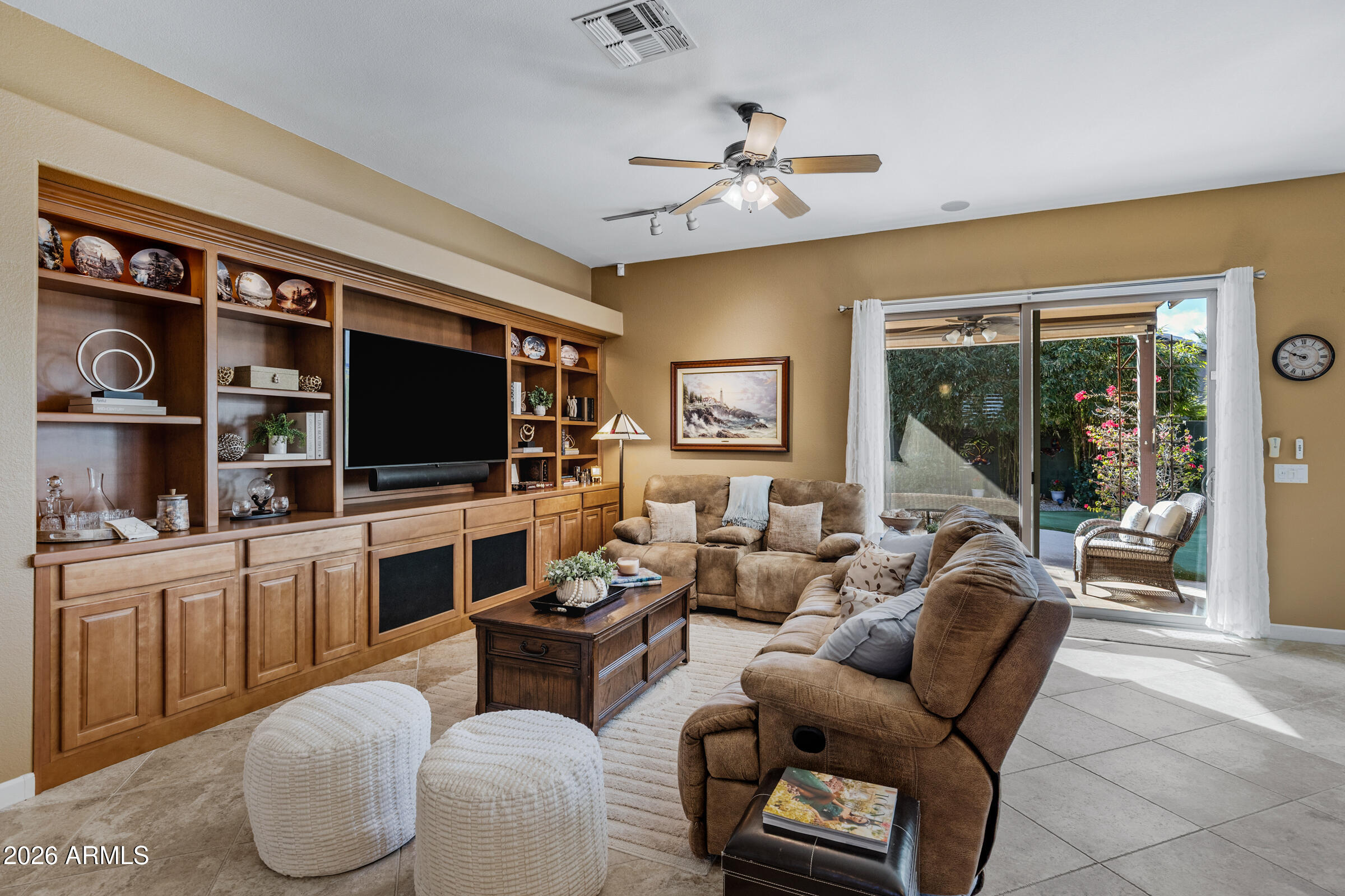 10537 E FORGE Avenue