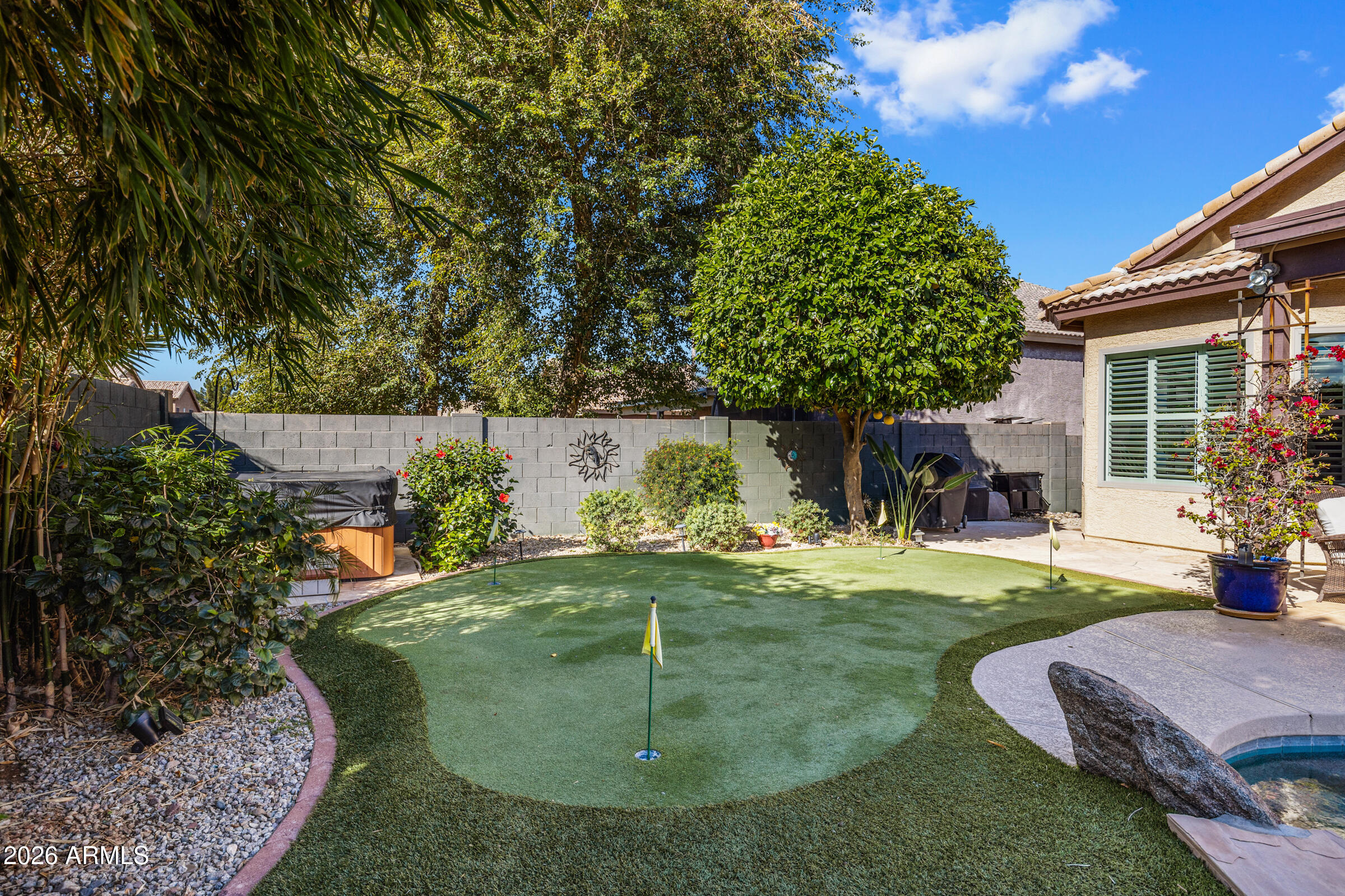 10537 E FORGE Avenue