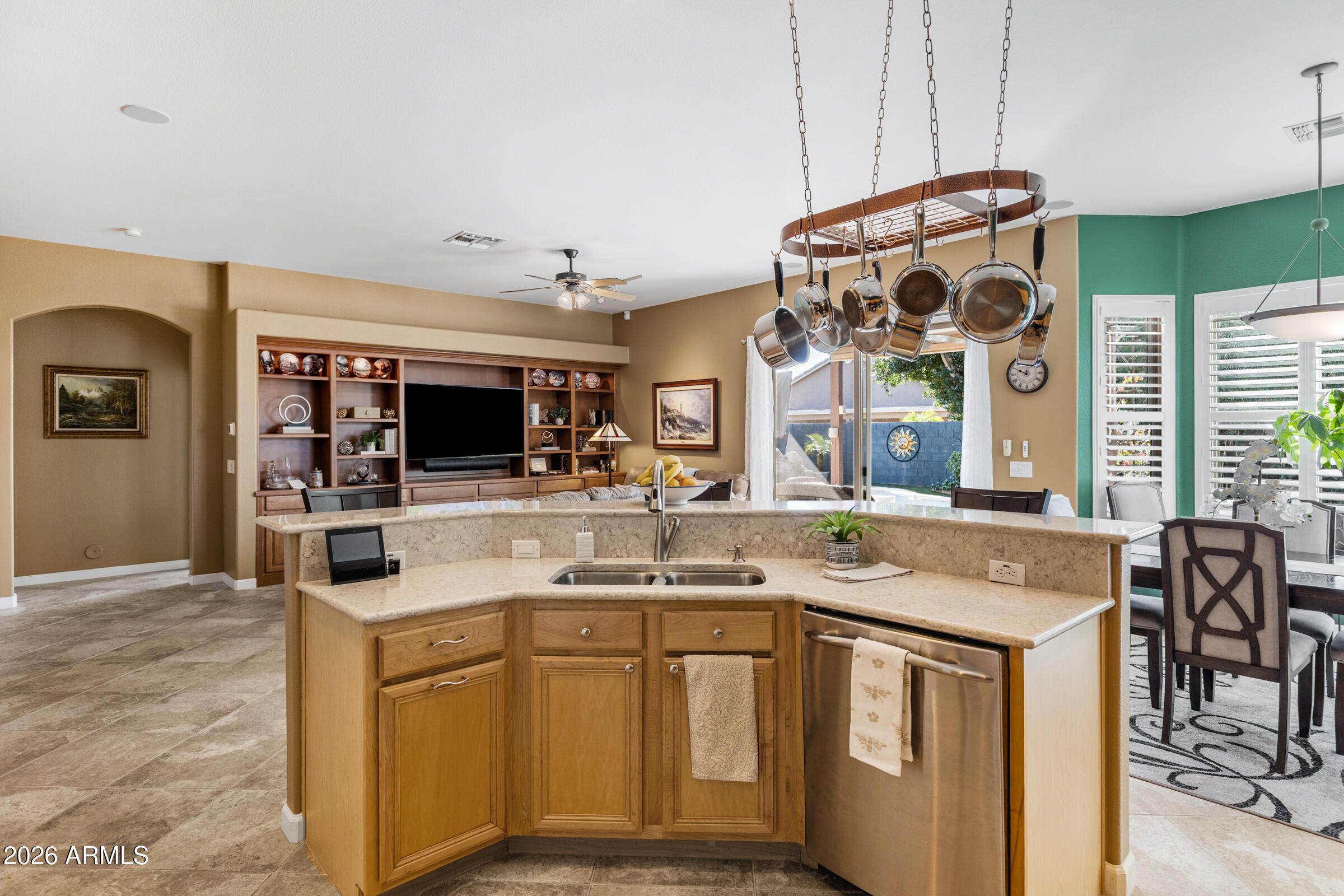 10537 E FORGE Avenue