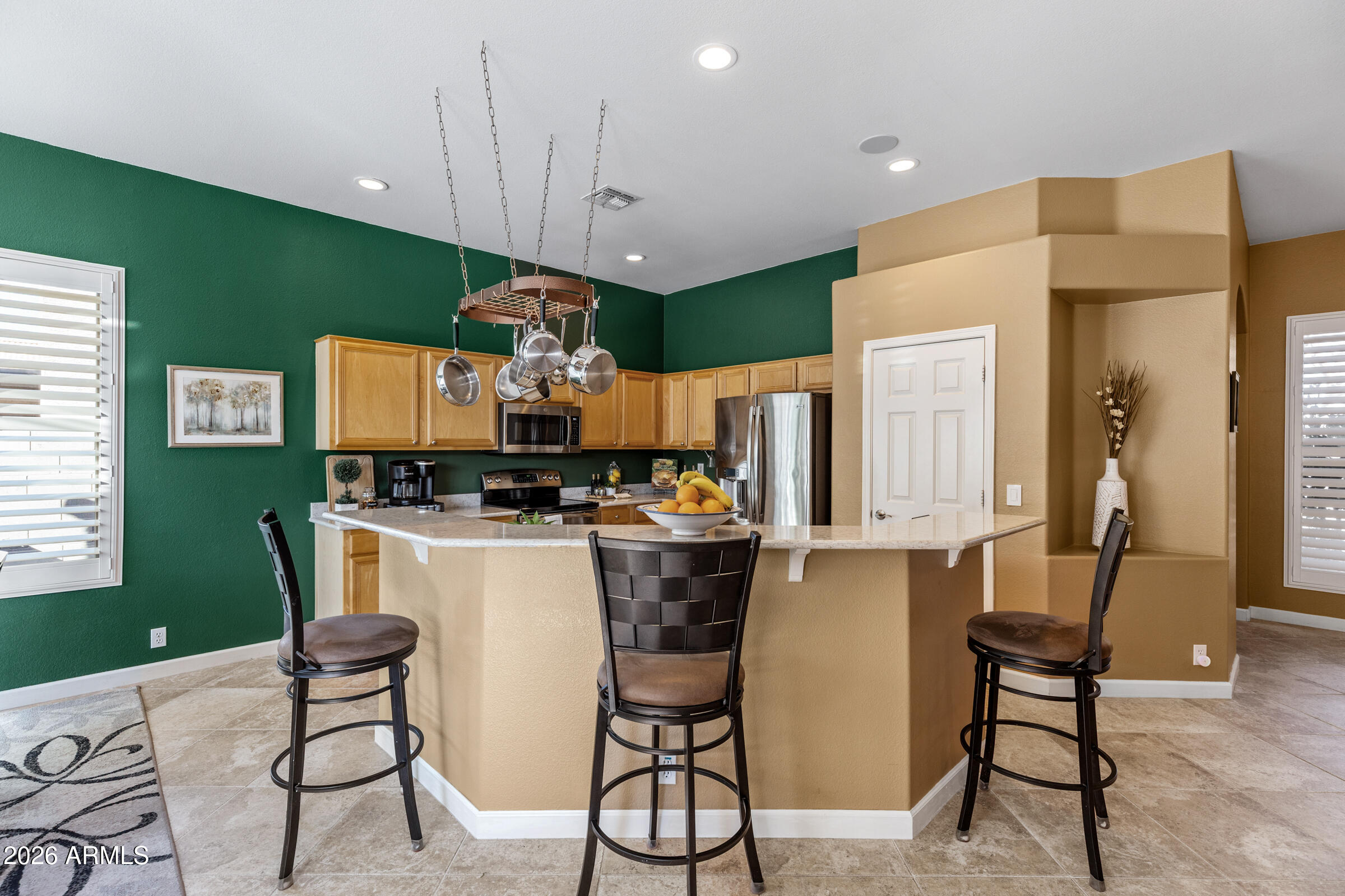 10537 E FORGE Avenue