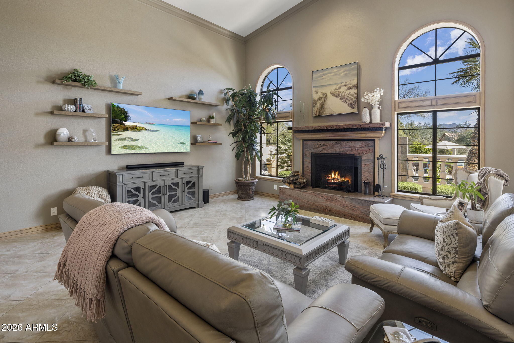 8119 E PARKVIEW Lane