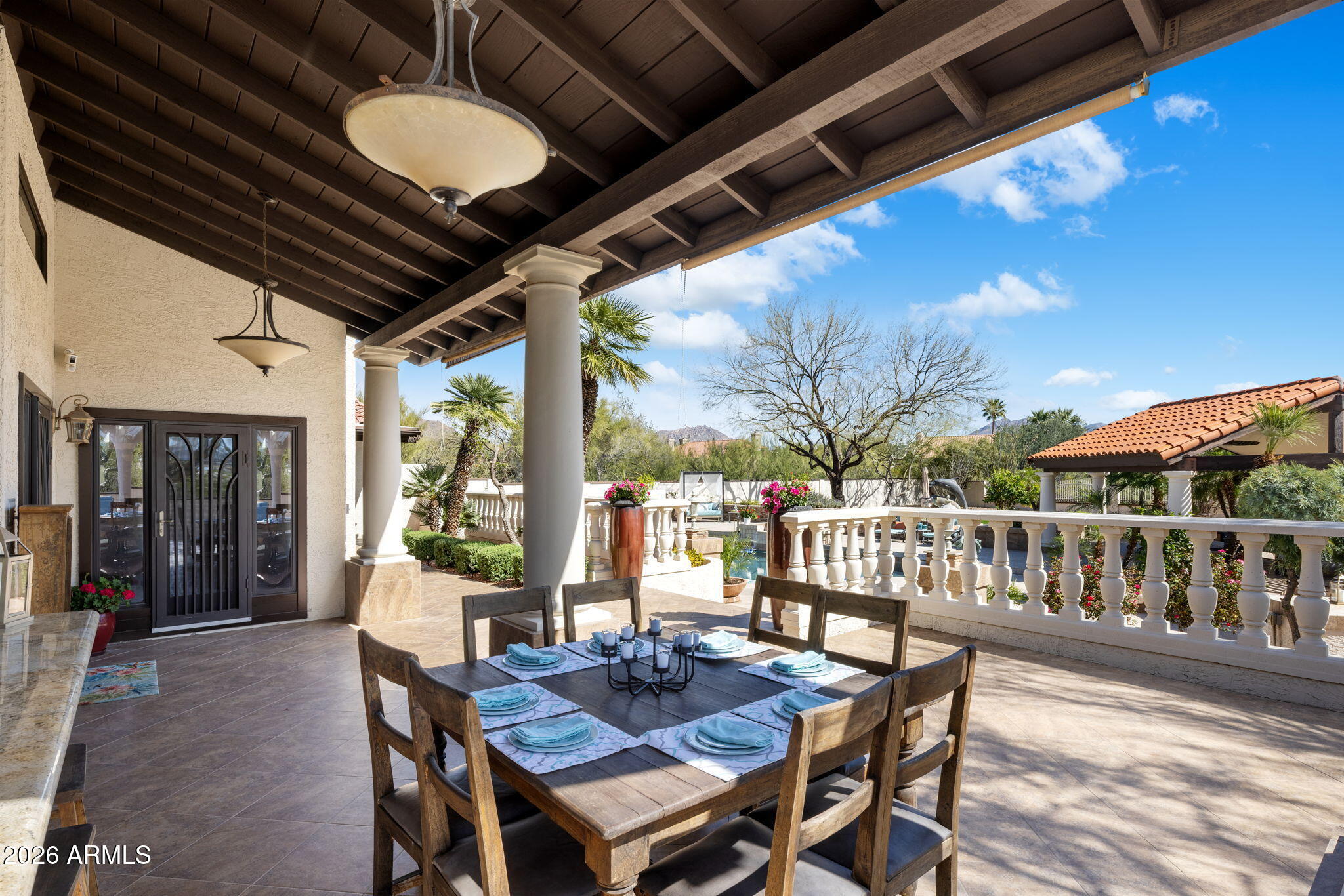 8119 E PARKVIEW Lane