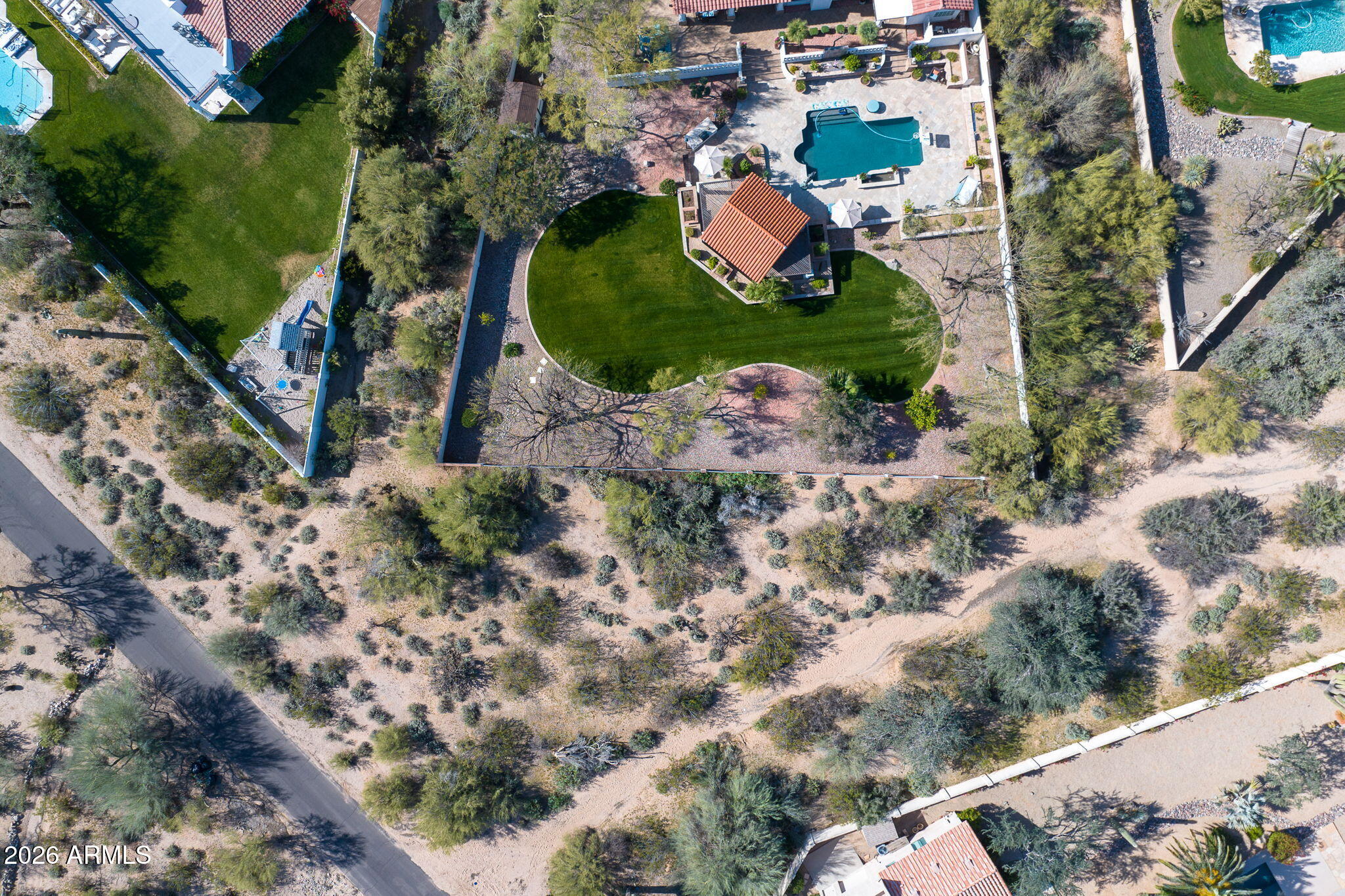 8119 E PARKVIEW Lane