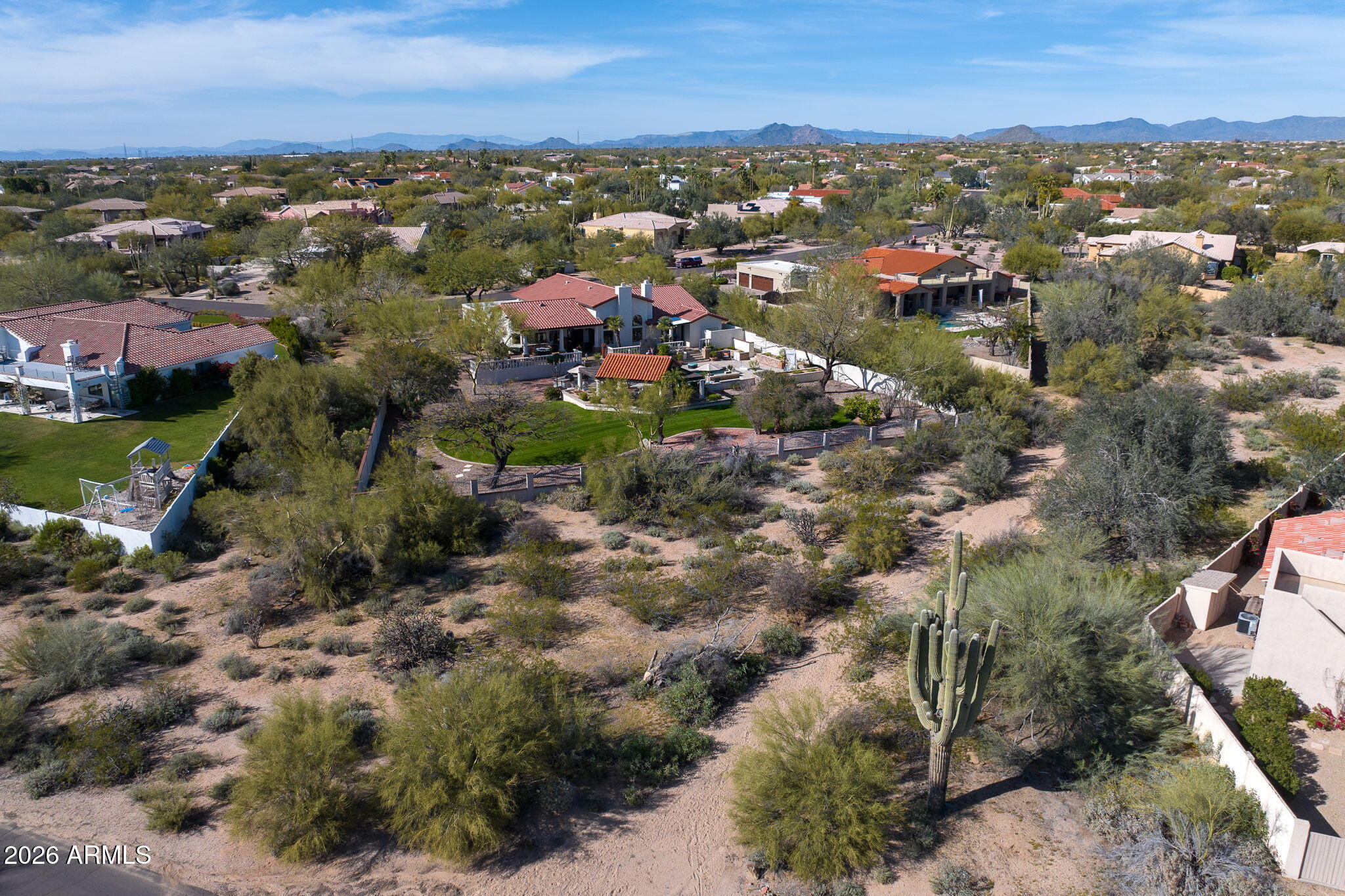 8119 E PARKVIEW Lane