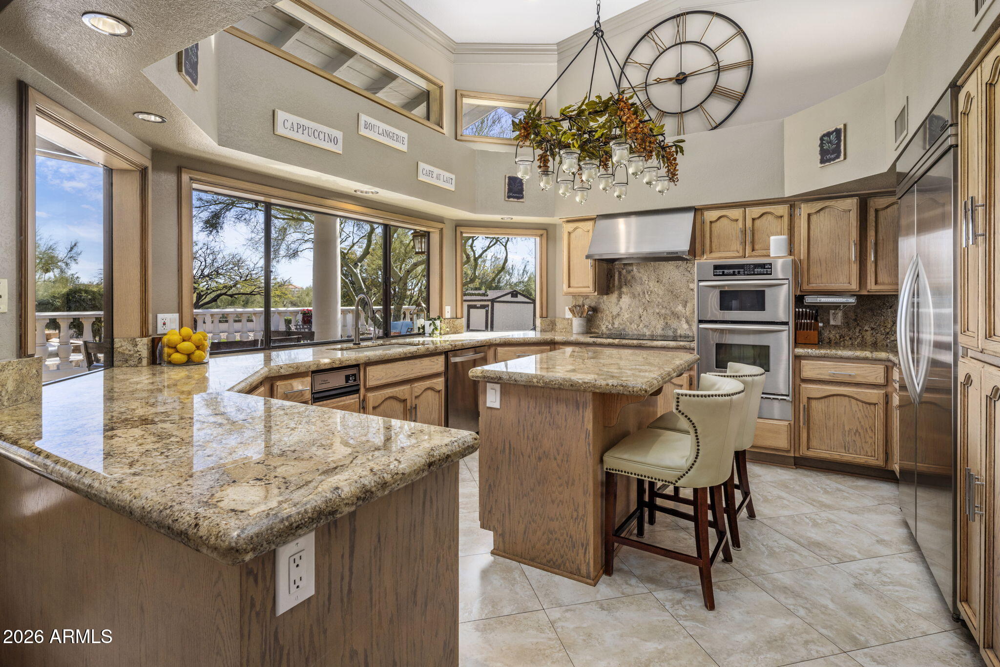 8119 E PARKVIEW Lane