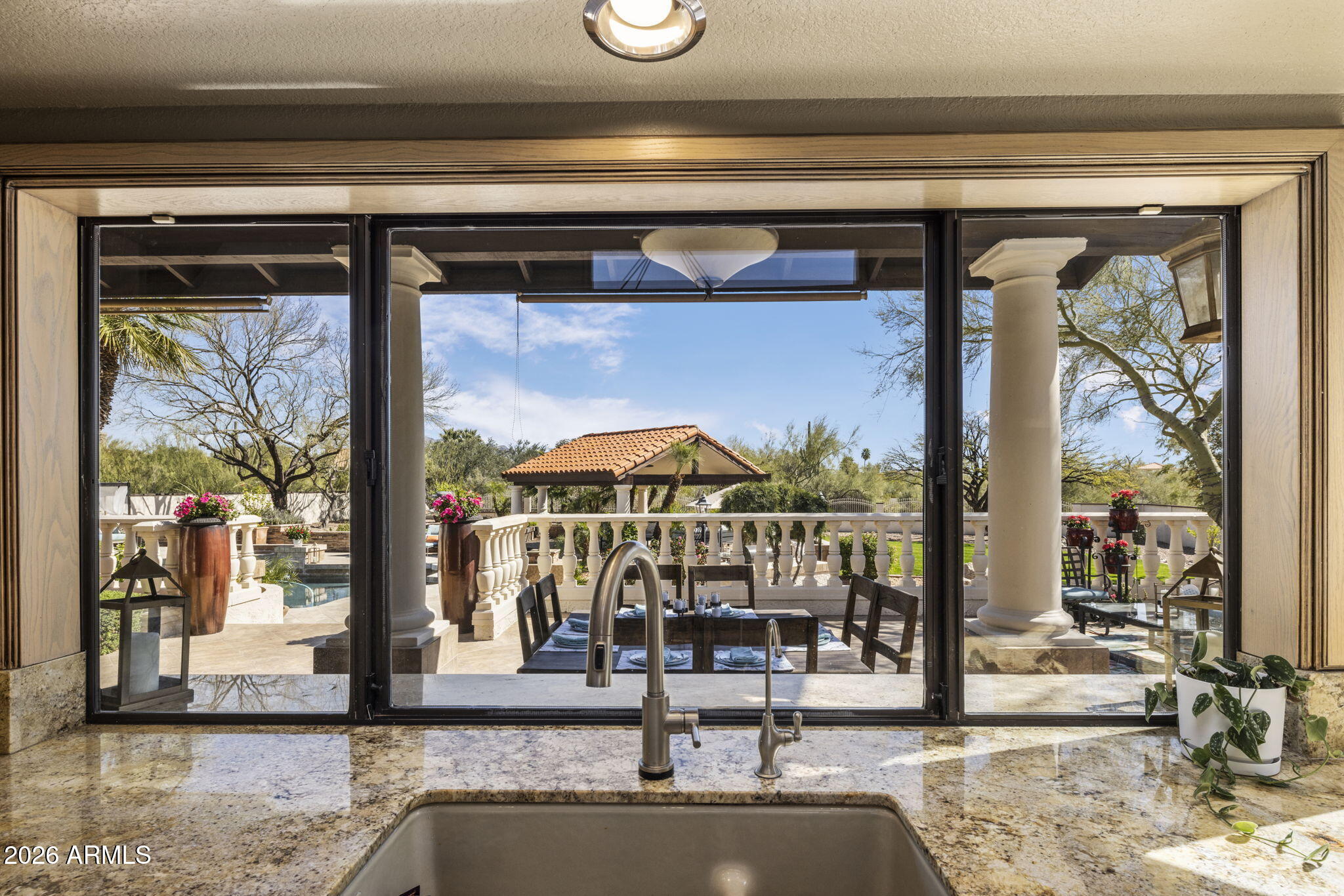 8119 E PARKVIEW Lane