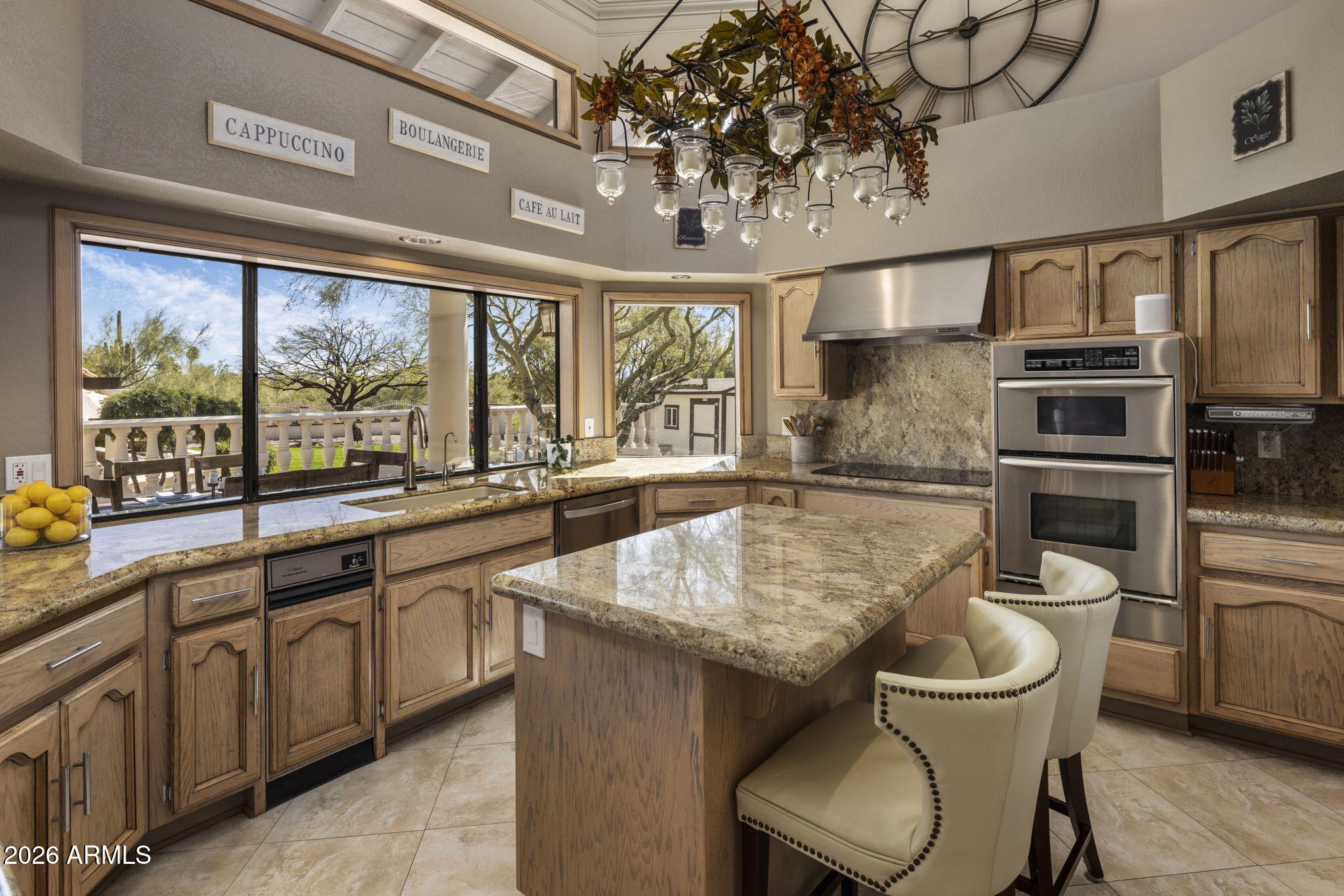 8119 E PARKVIEW Lane