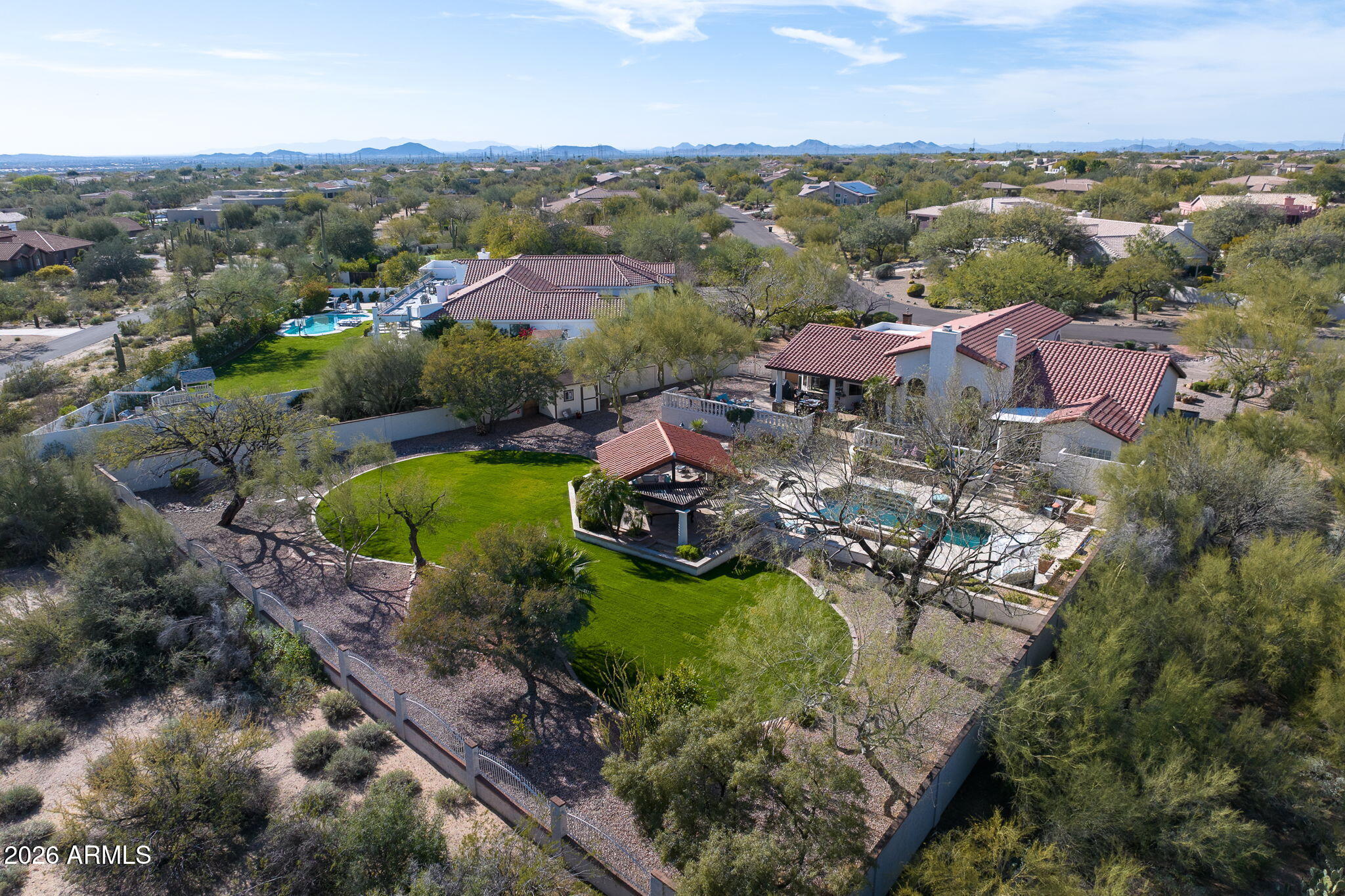 8119 E PARKVIEW Lane