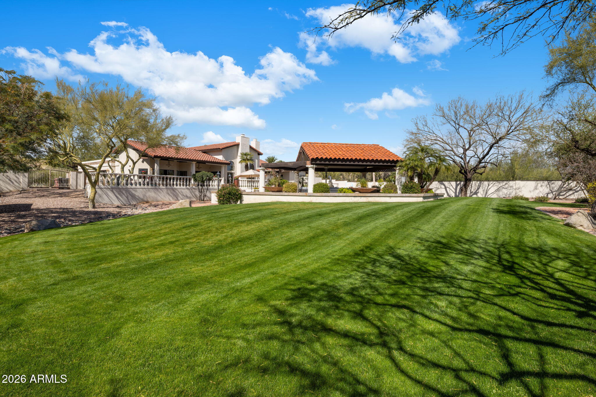 8119 E PARKVIEW Lane