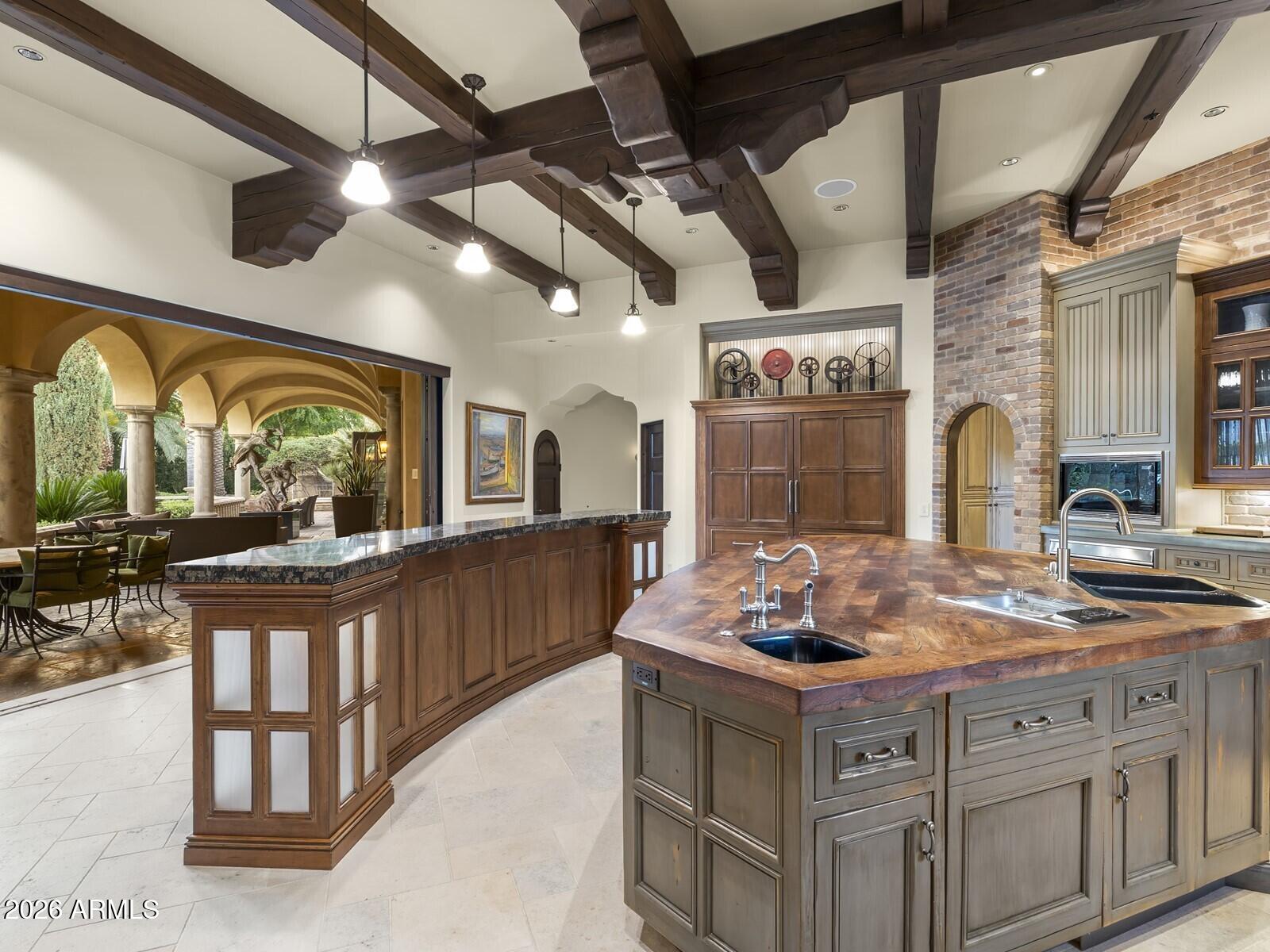 6619 E STALLION Road