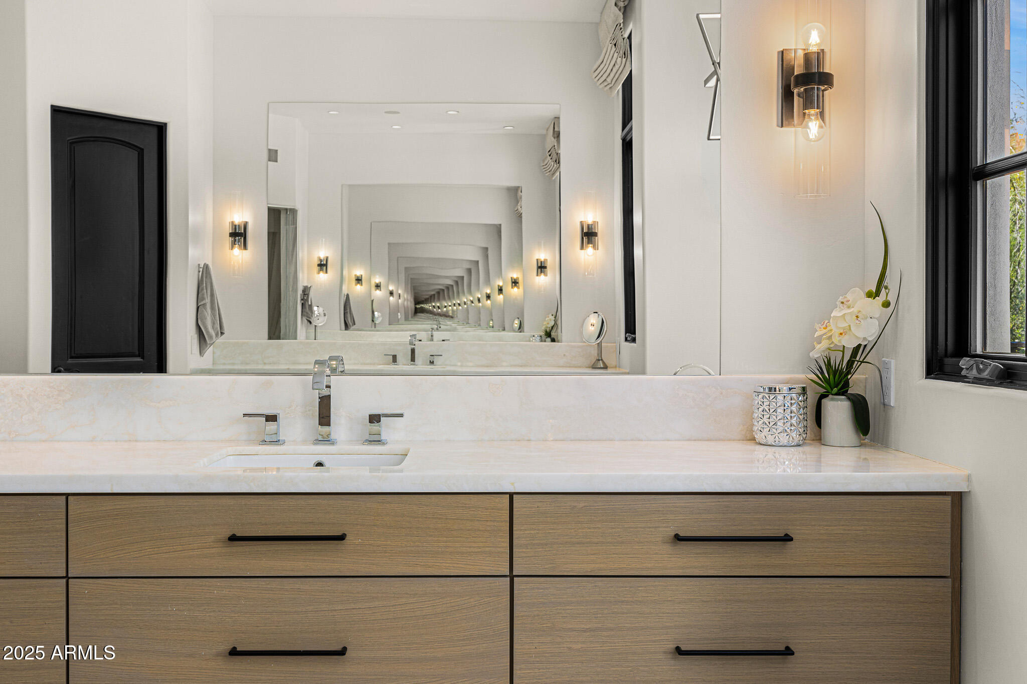 6650 N HILLSIDE Drive