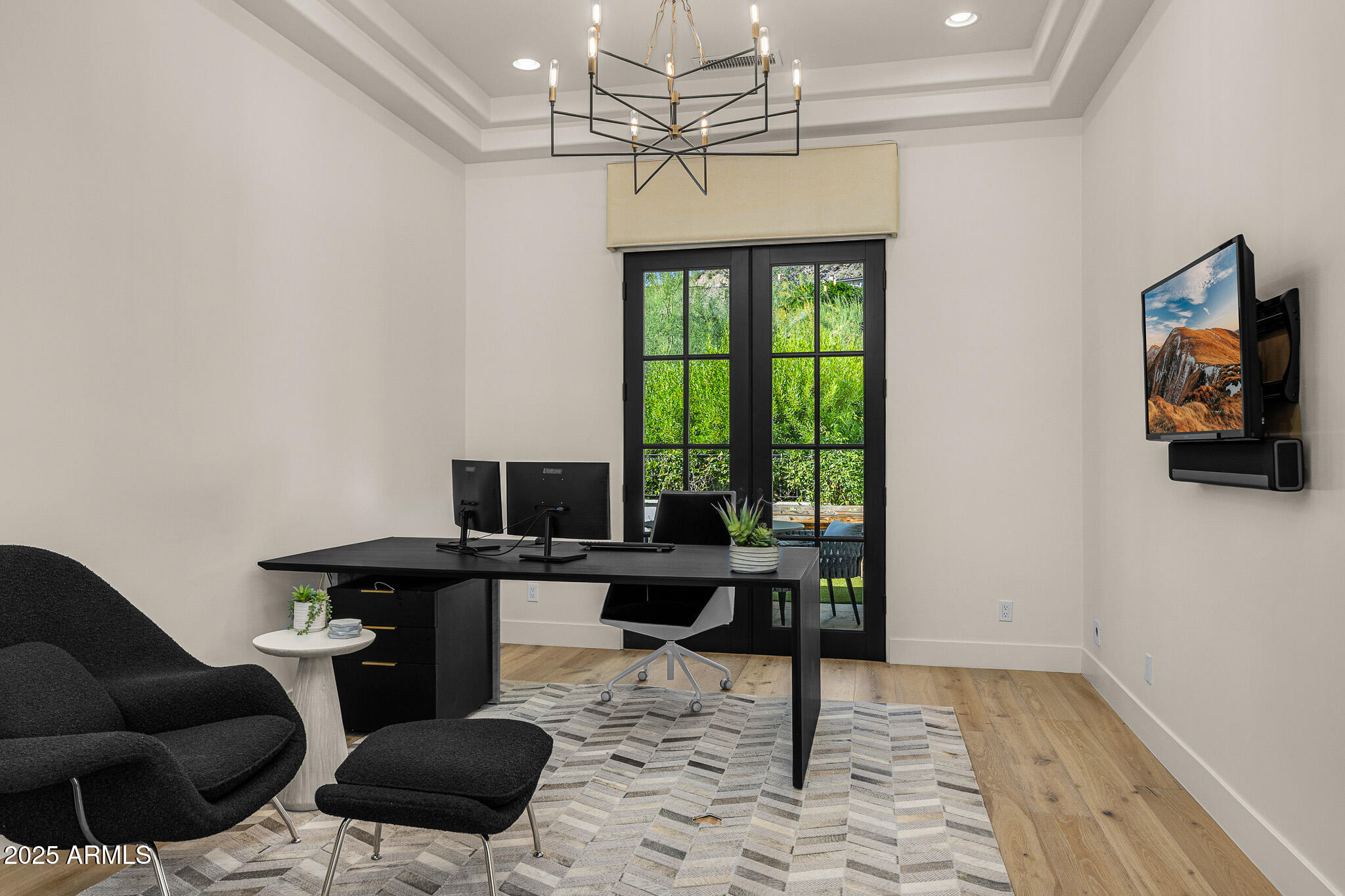 6650 N HILLSIDE Drive